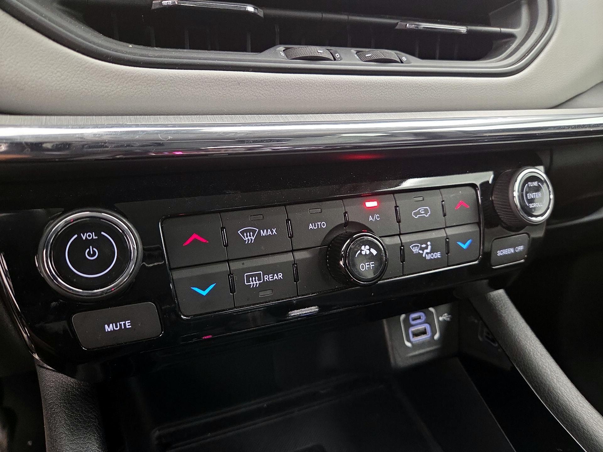 Thumbnail: 2022 Jeep Compass - 17