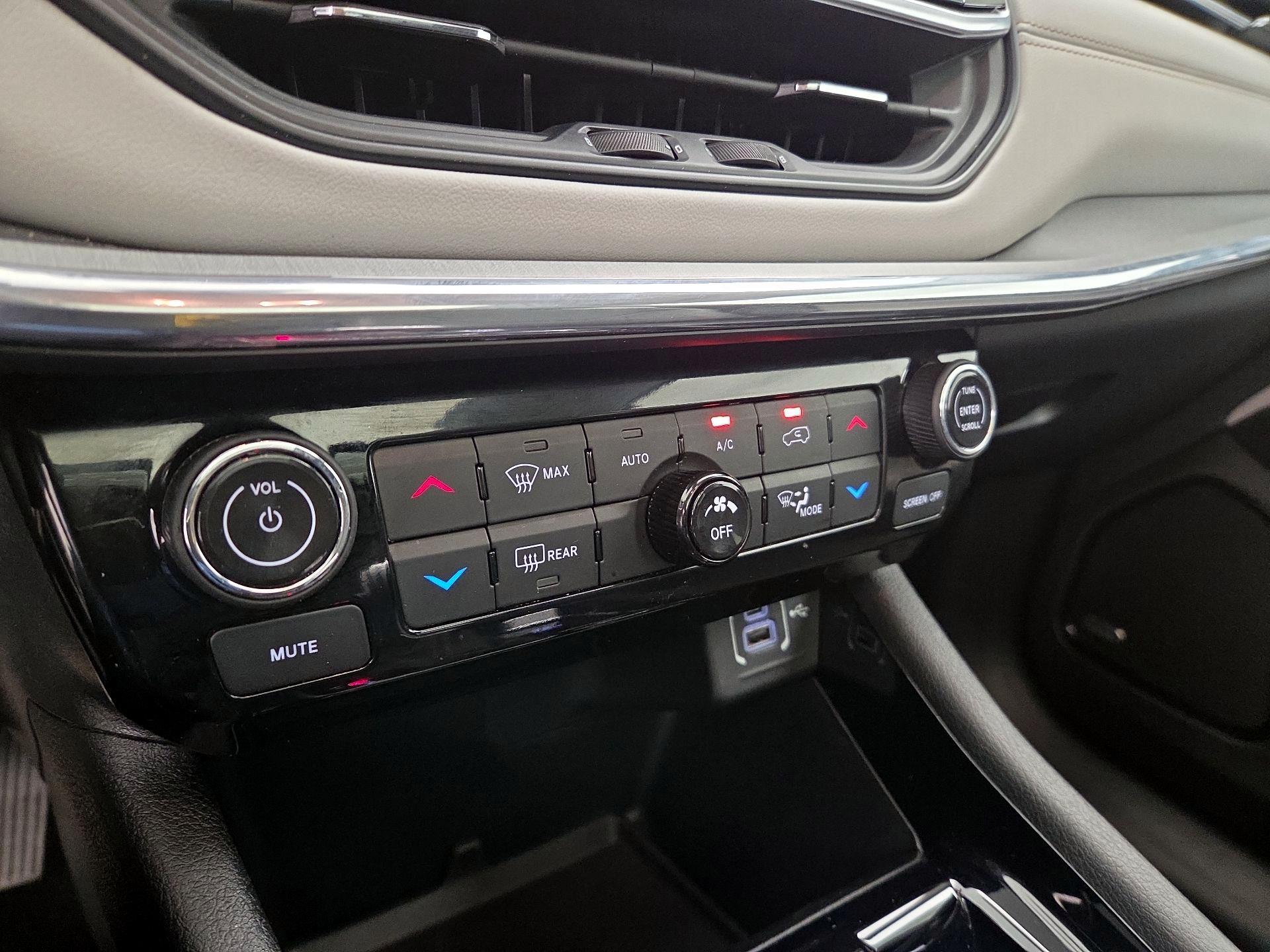 Thumbnail: 2022 Jeep Compass - 16