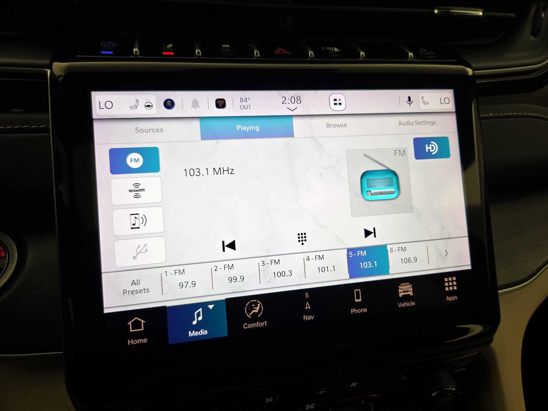 Thumbnail: 2023 Jeep Grand Cherokee - 16