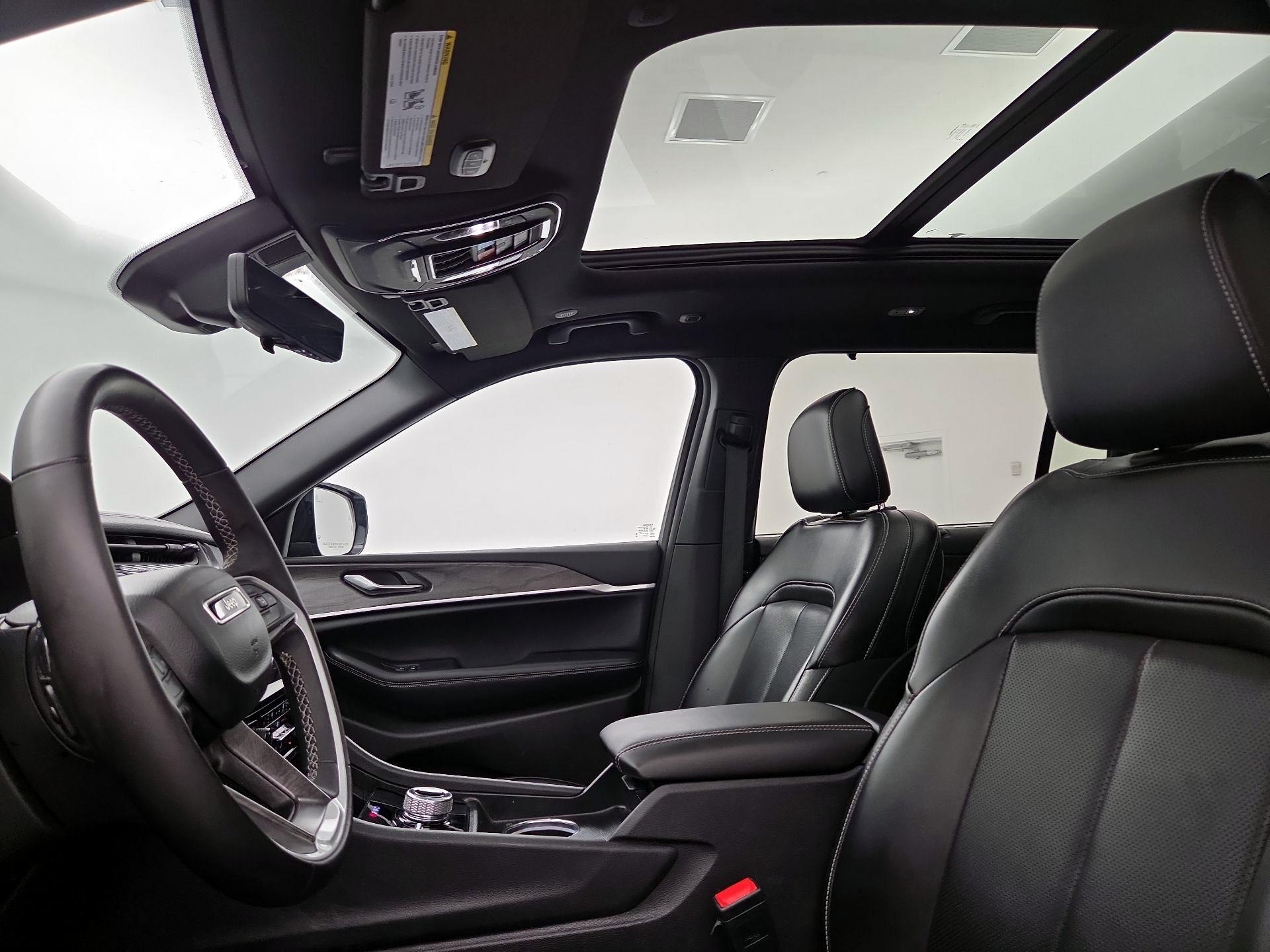 Thumbnail: 2024 Jeep Grand Cherokee L - 20