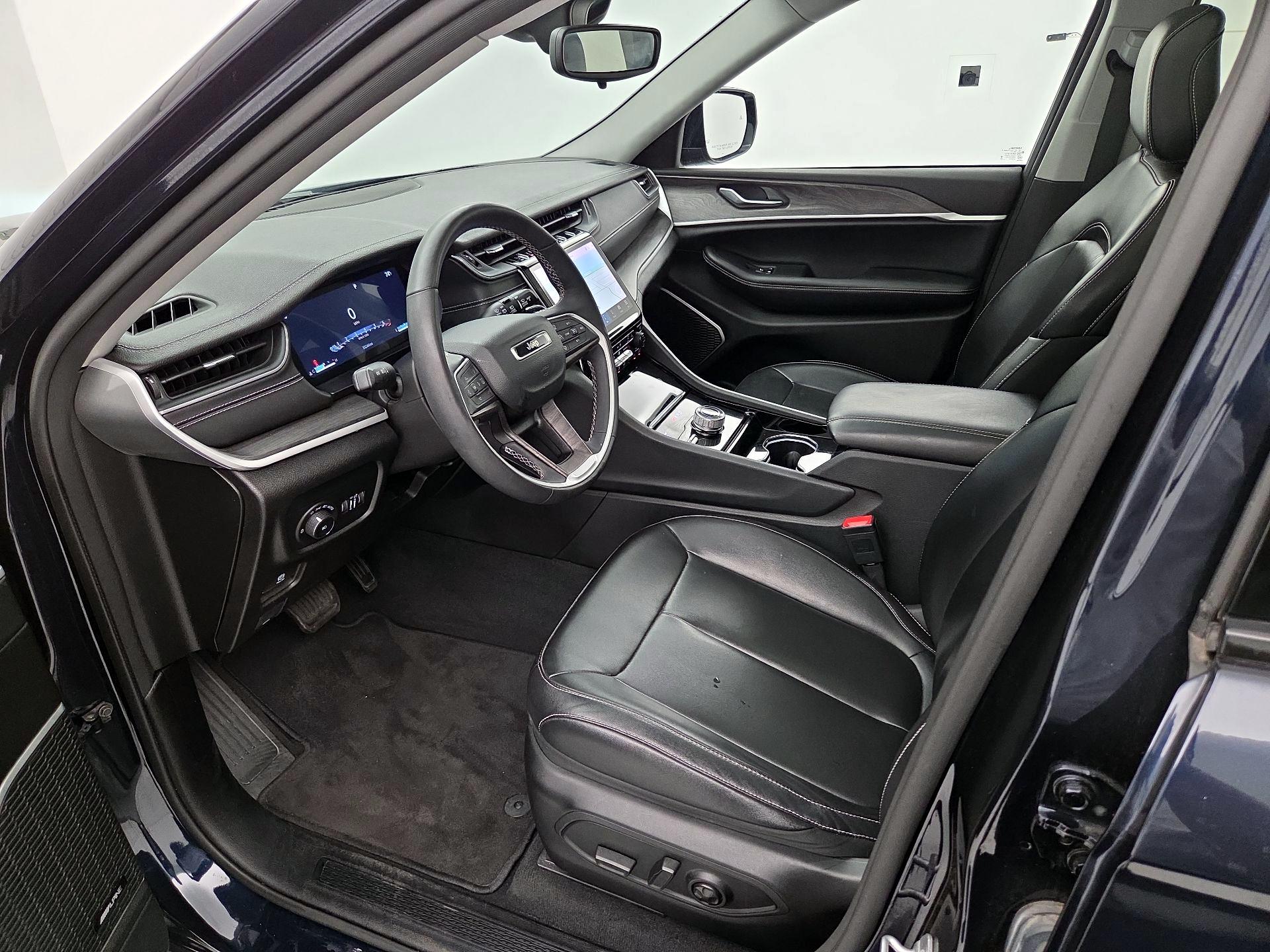 Thumbnail: 2023 Jeep Grand Cherokee L - 11