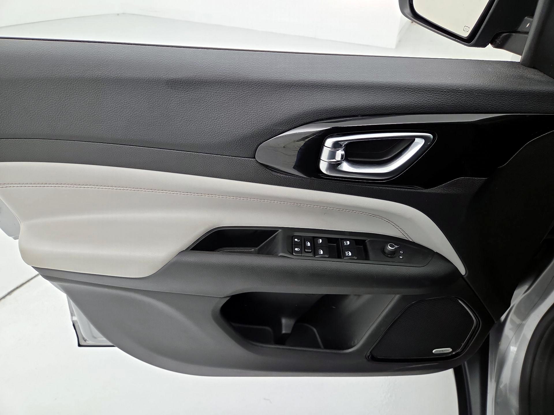 Thumbnail: 2022 Jeep Compass - 12