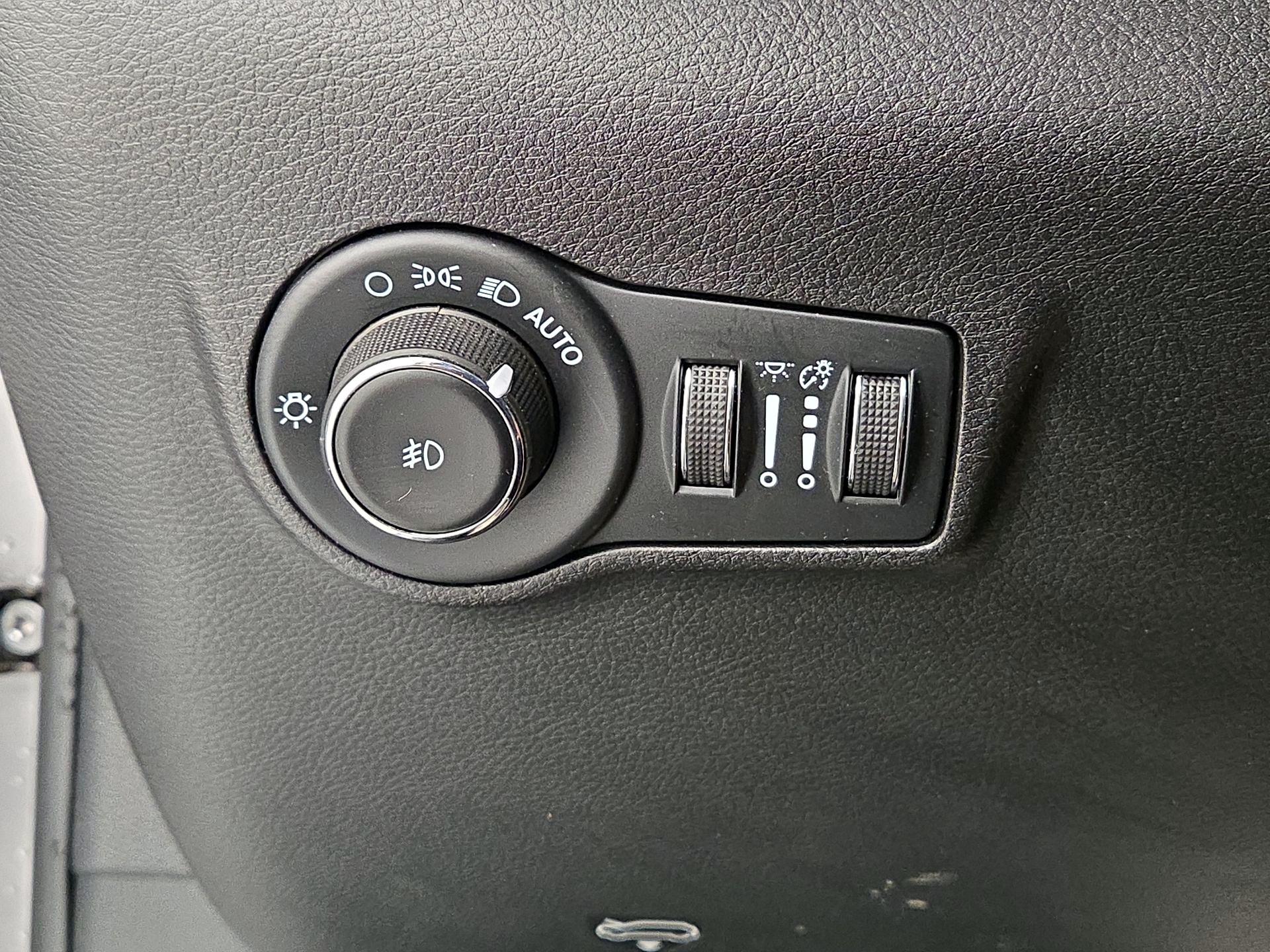 Thumbnail: 2022 Jeep Compass - 13