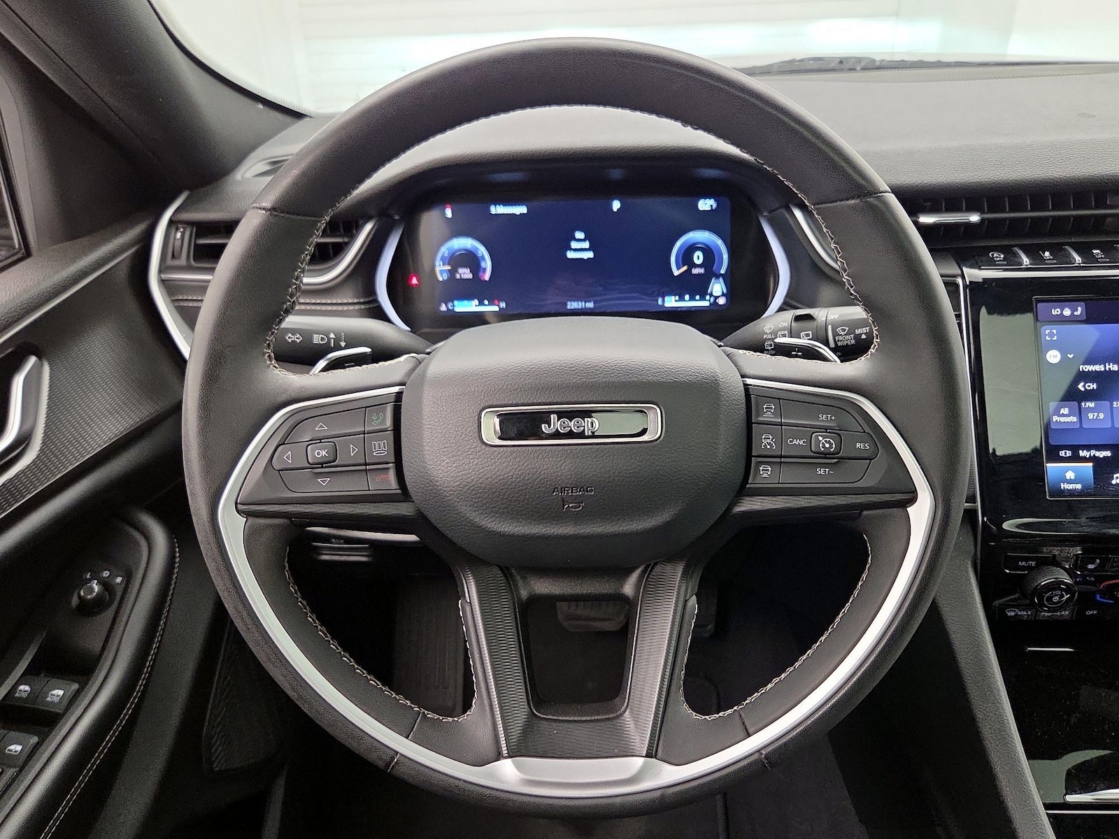2023 Jeep Grand Cherokee Altitude - Photo 11