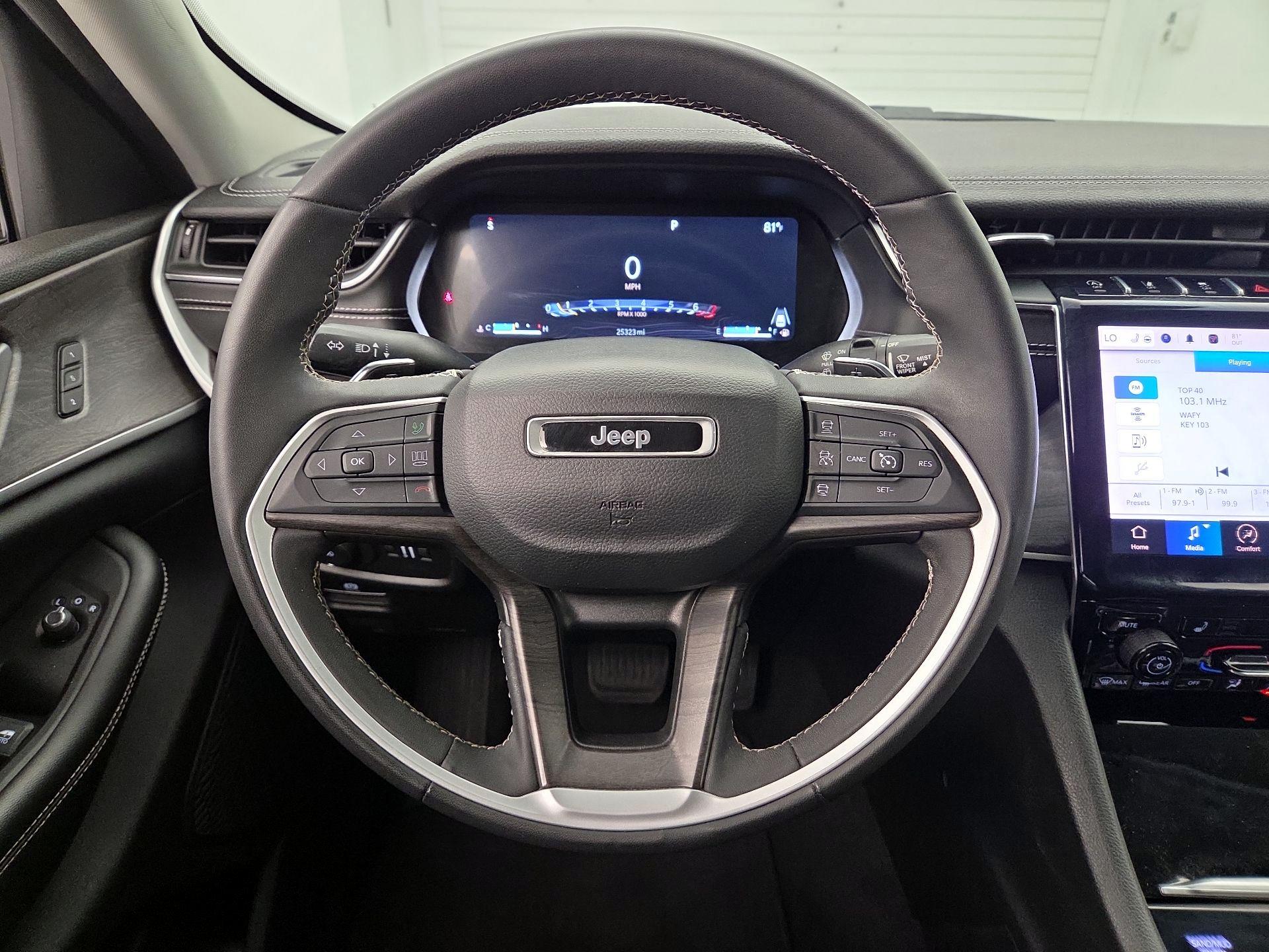 Thumbnail: 2023 Jeep Grand Cherokee - 10