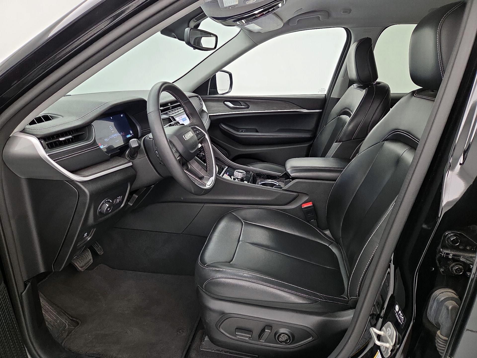 Thumbnail: 2023 Jeep Grand Cherokee - 11