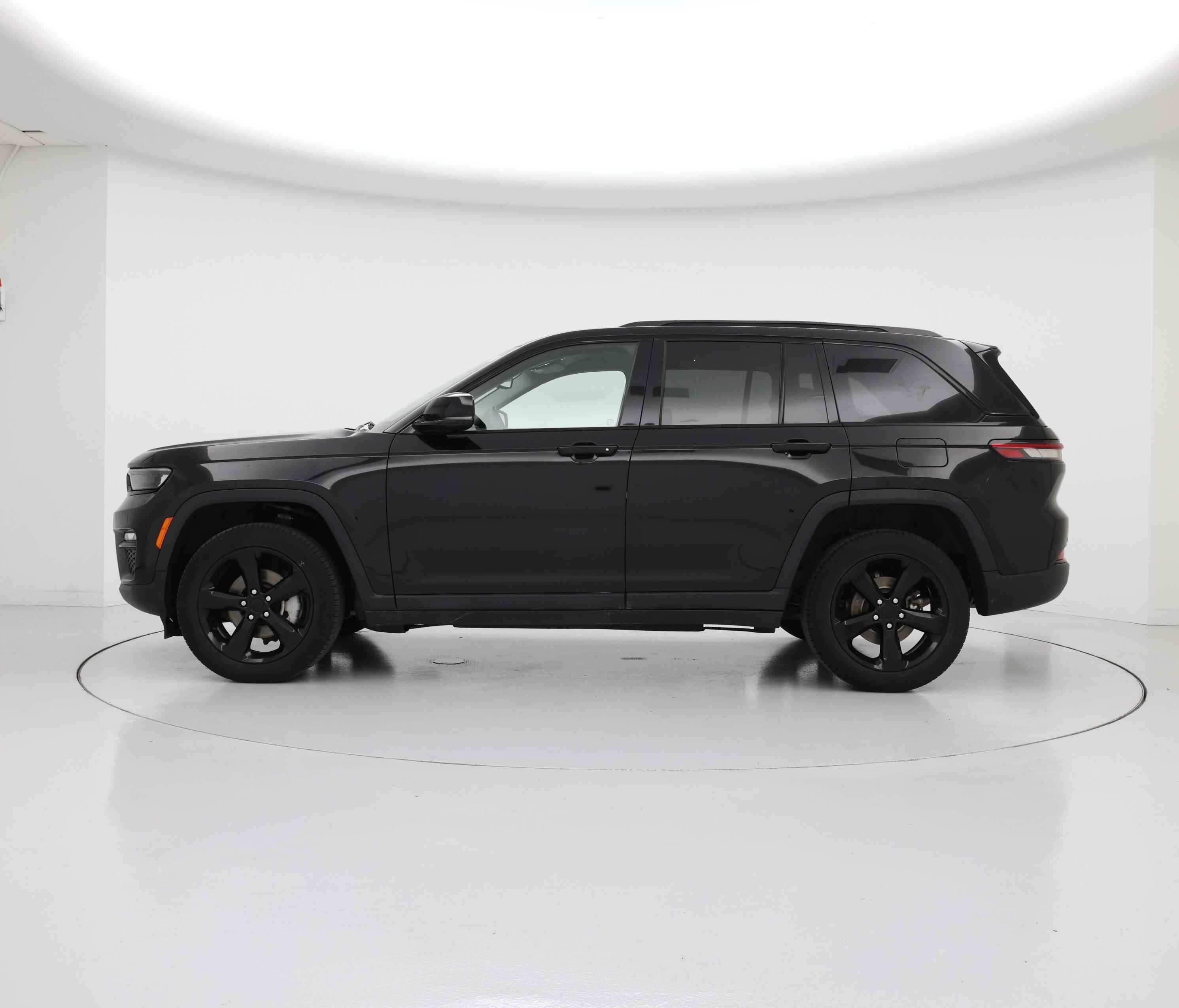 Thumbnail: 2023 Jeep Grand Cherokee - 3