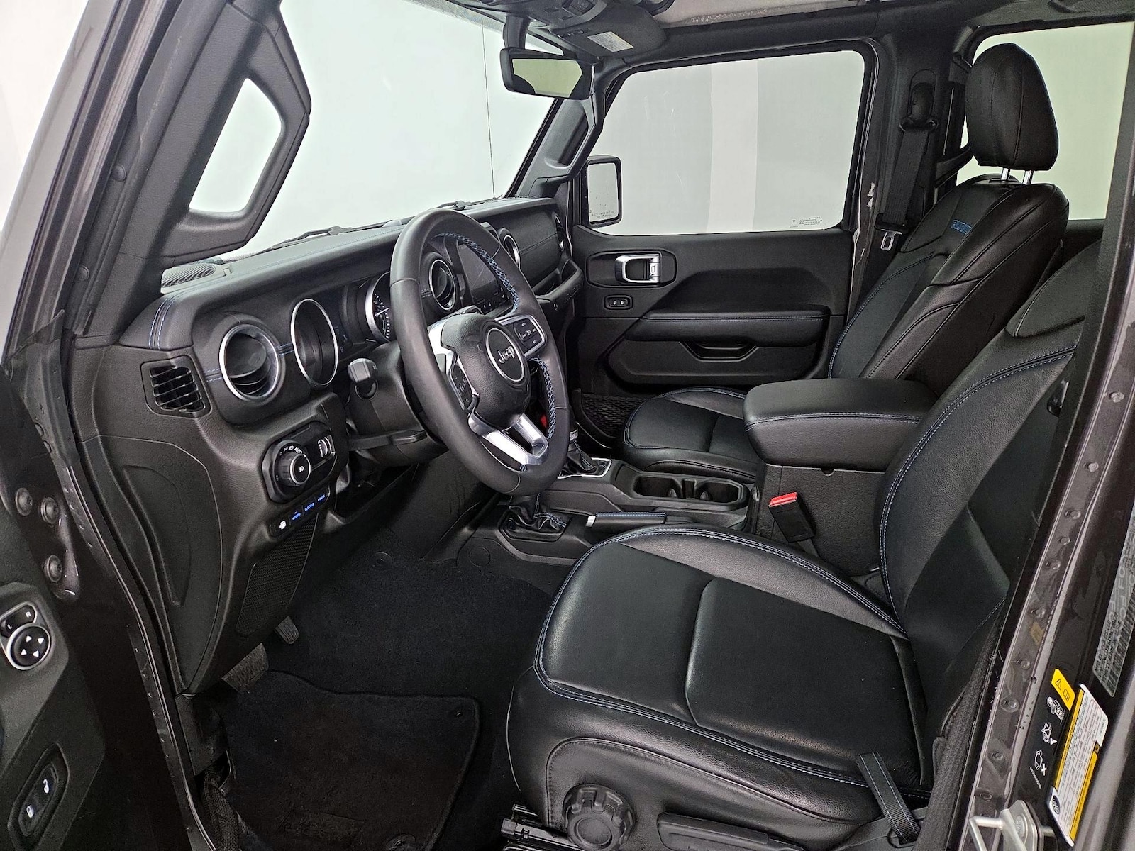 Leather Seats & Side Airbags