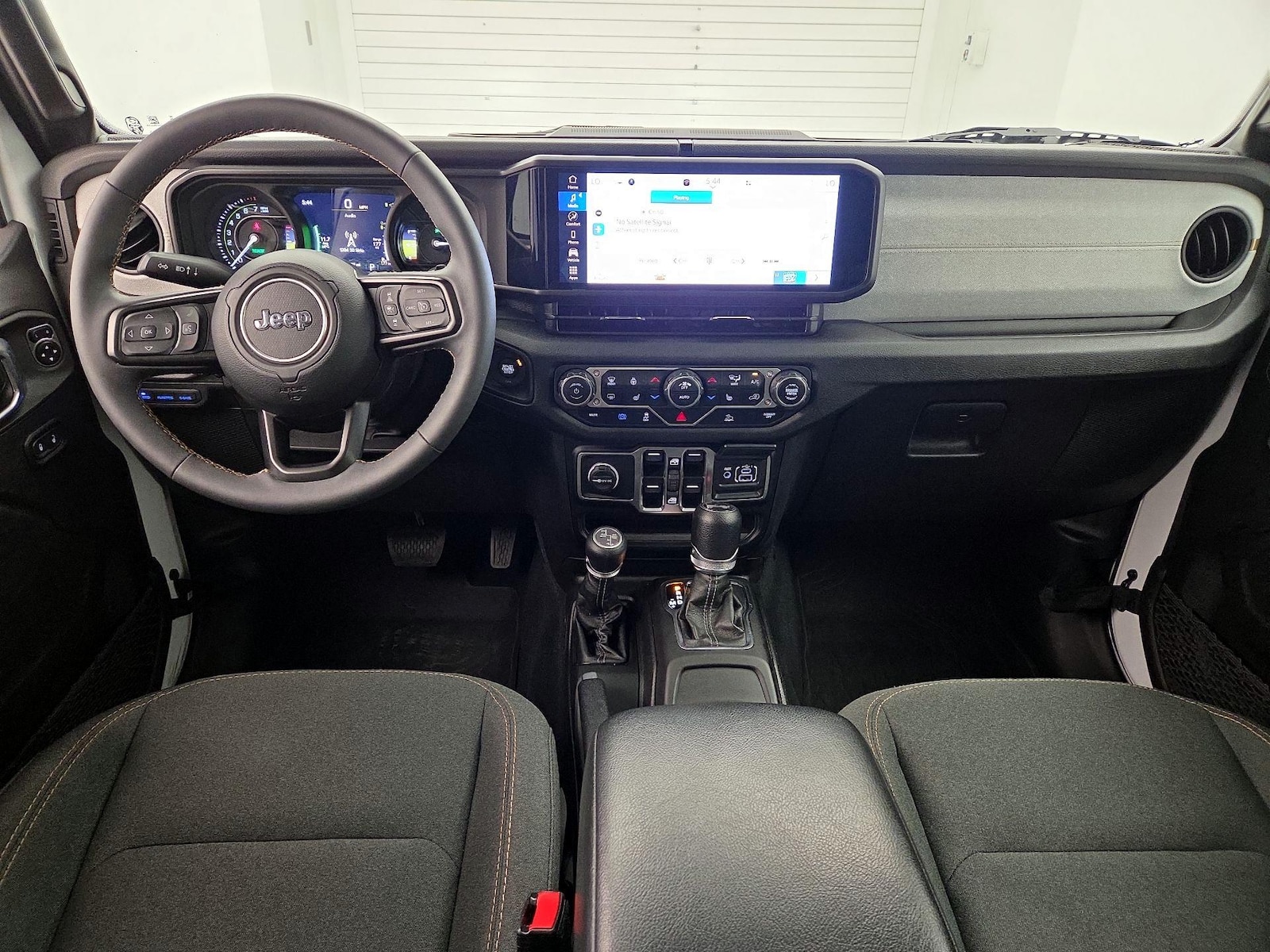 Apple CarPlay® & Android Auto™