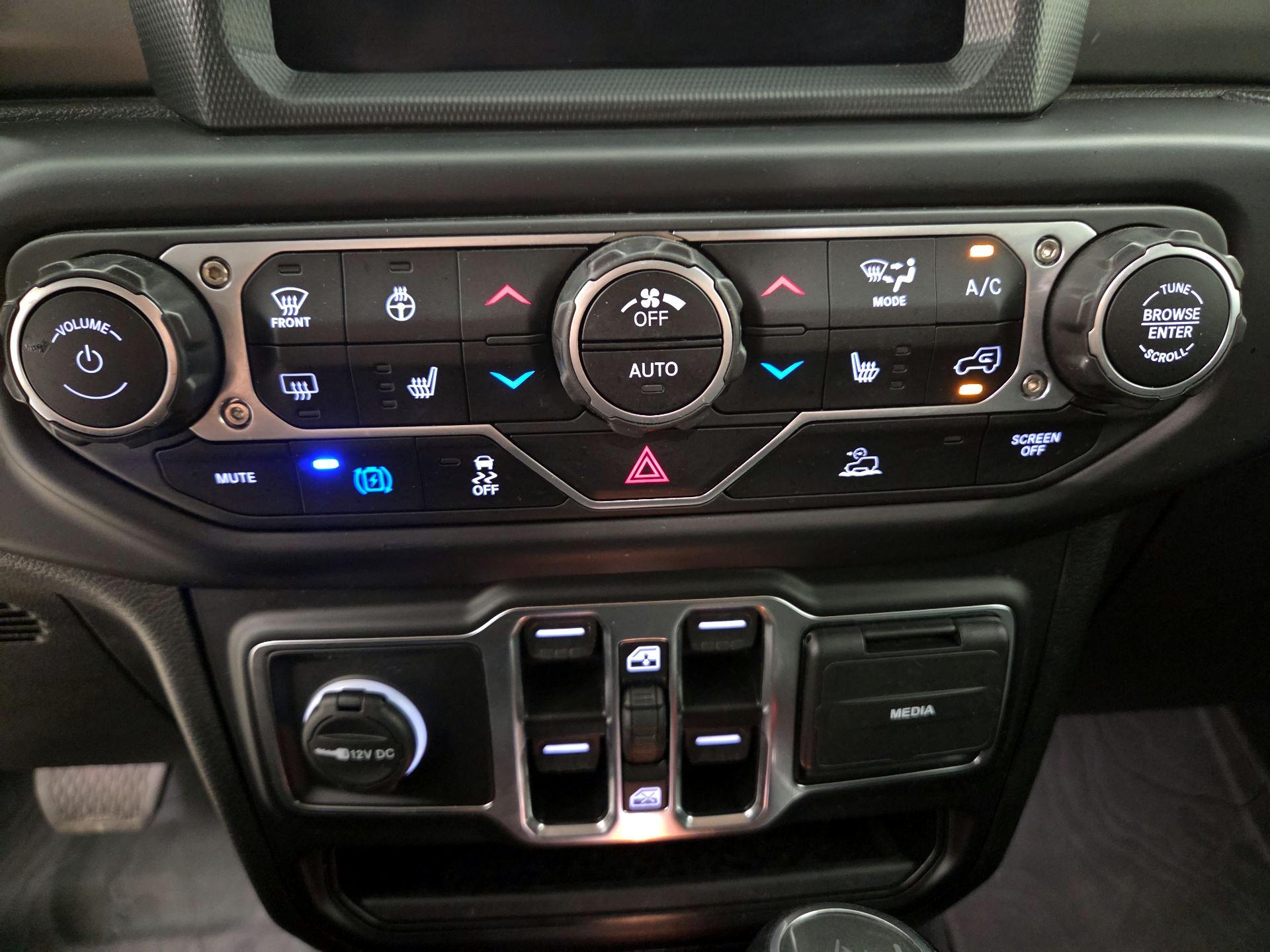 Thumbnail: 2023 Jeep Wrangler - 17