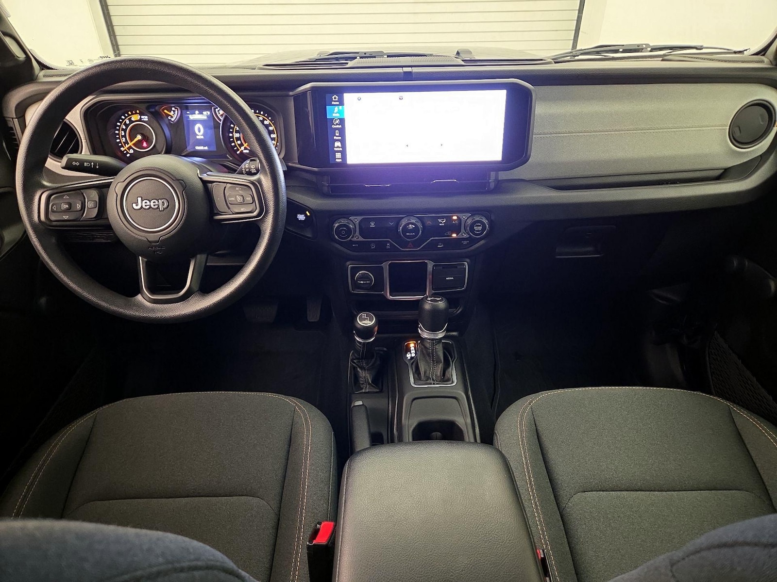 Apple CarPlay® & Android Auto™