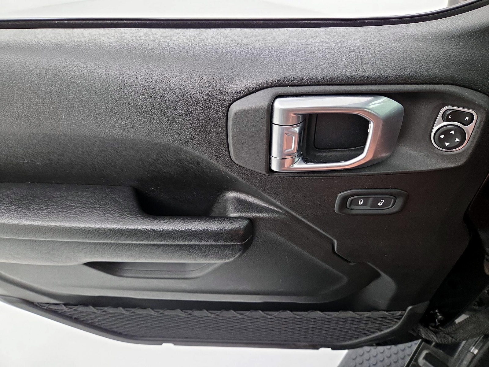 2023 Jeep Wrangler 4xe Willys 4XE - Photo 13