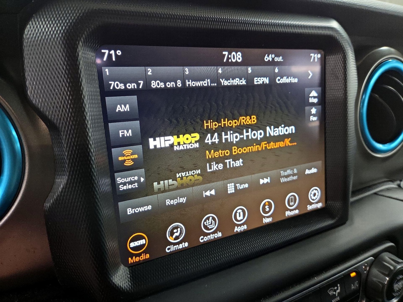 2023 Jeep Wrangler 4xe Willys 4XE - Photo 17