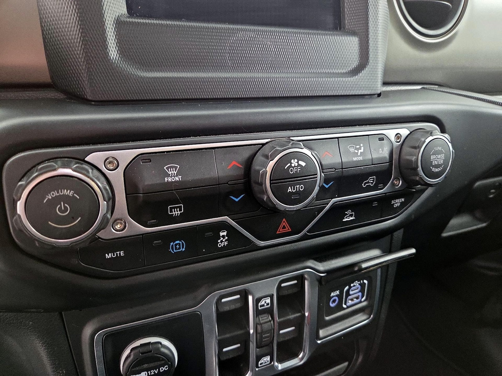 2023 Jeep Wrangler 4xe Willys 4XE - Photo 17