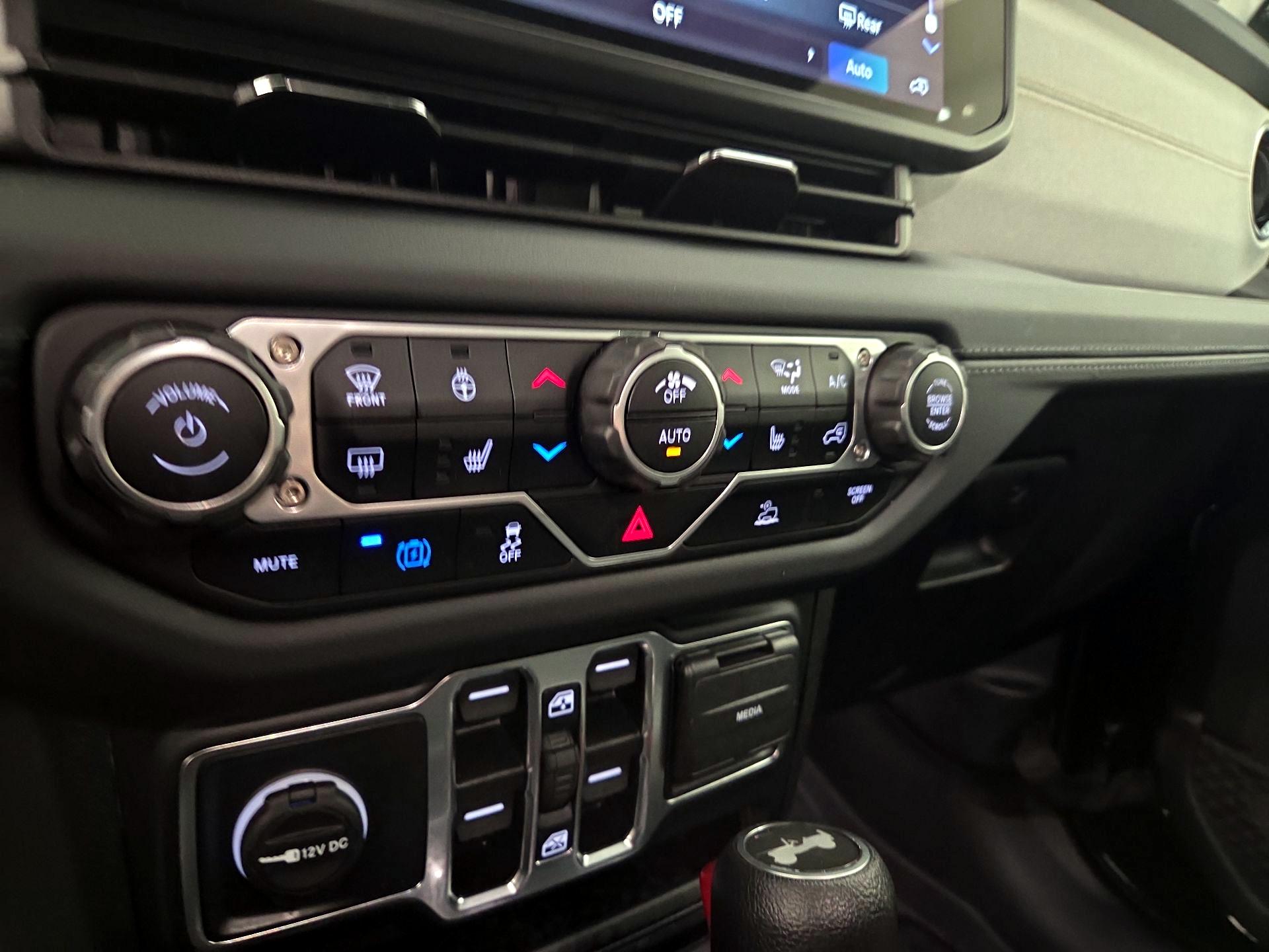 Thumbnail: 2024 Jeep Wrangler - 16
