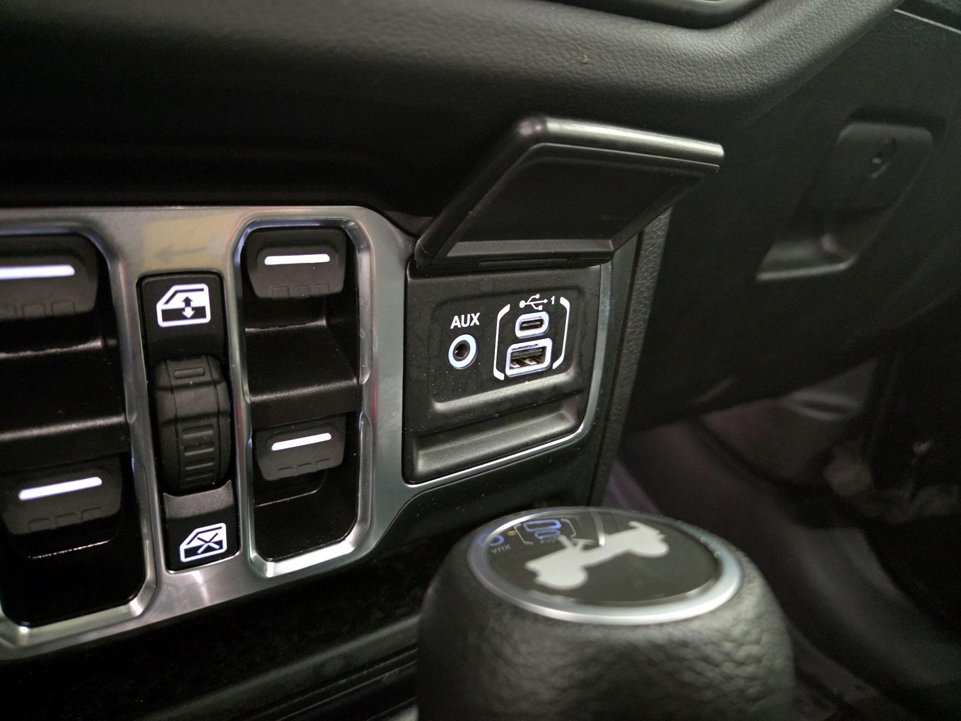 Thumbnail: 2024 Jeep Wrangler - 18