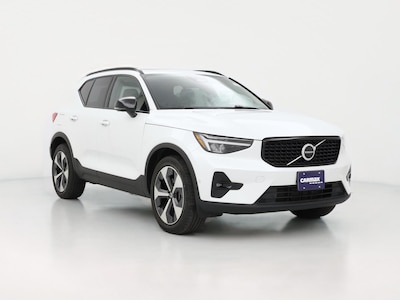 2023 Volvo XC40 B5 Plus Dark Theme