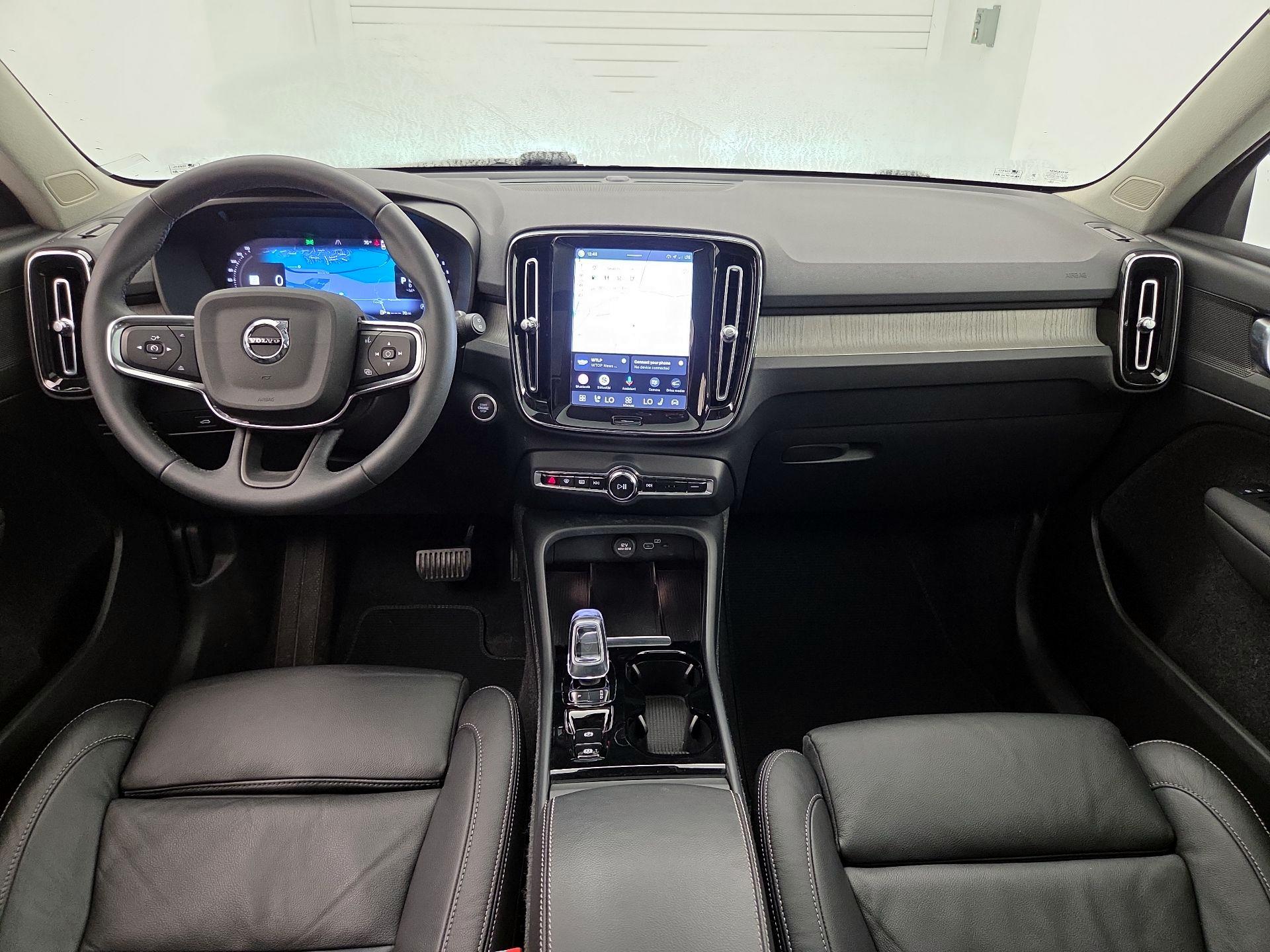 Thumbnail: 2023 Volvo XC40 - 9