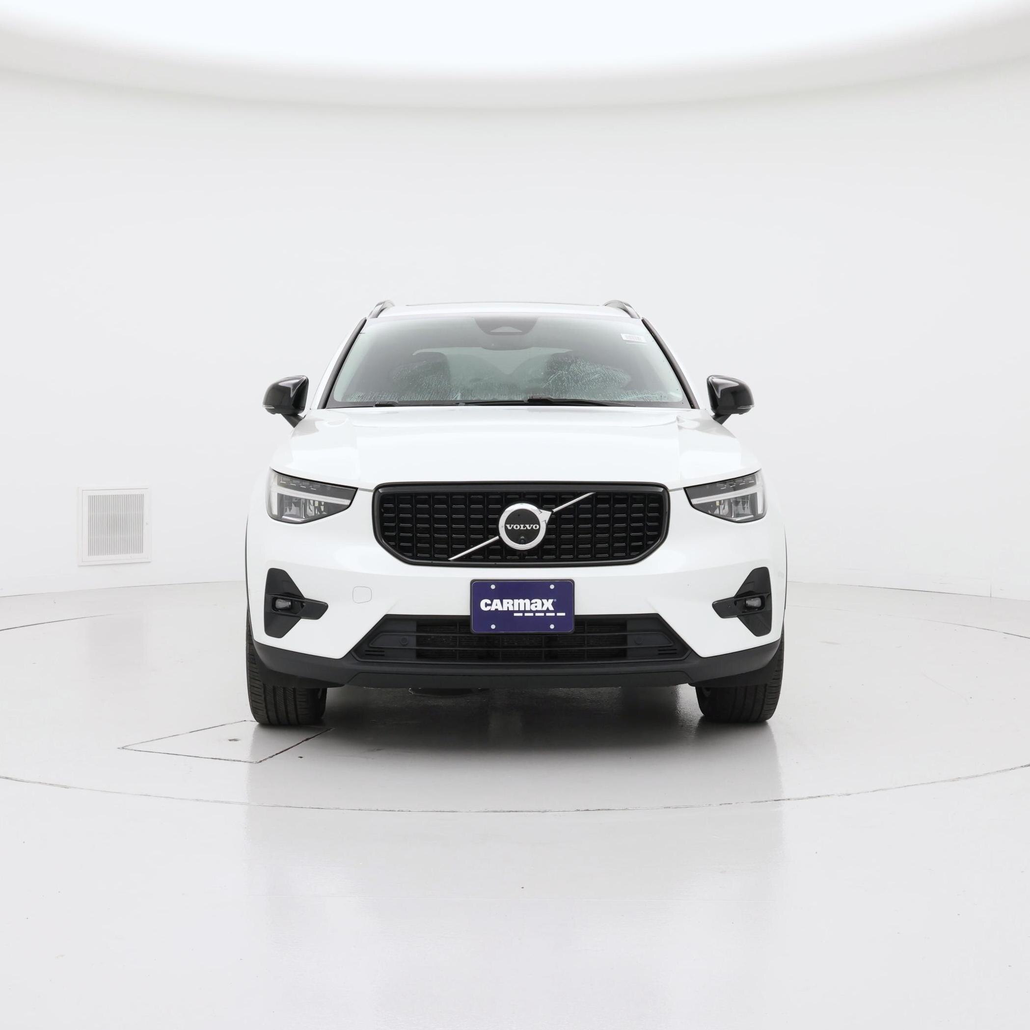 Thumbnail: 2023 Volvo XC40 - 5