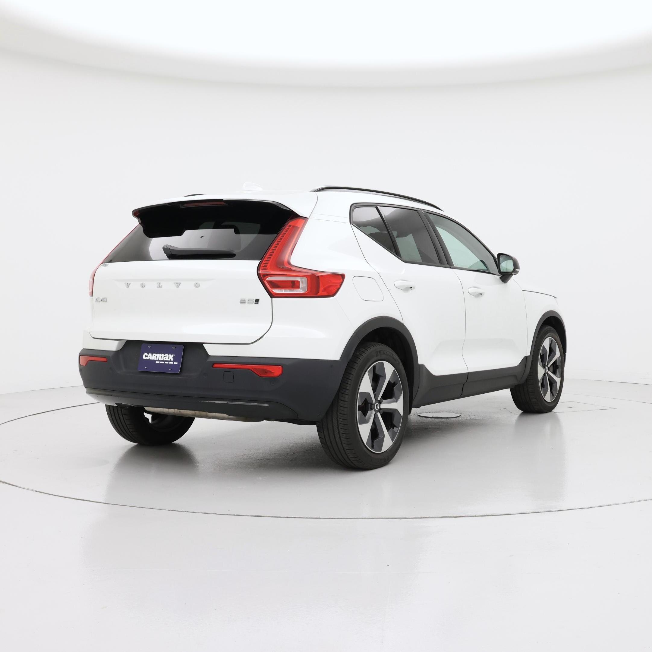 Thumbnail: 2023 Volvo XC40 - 8