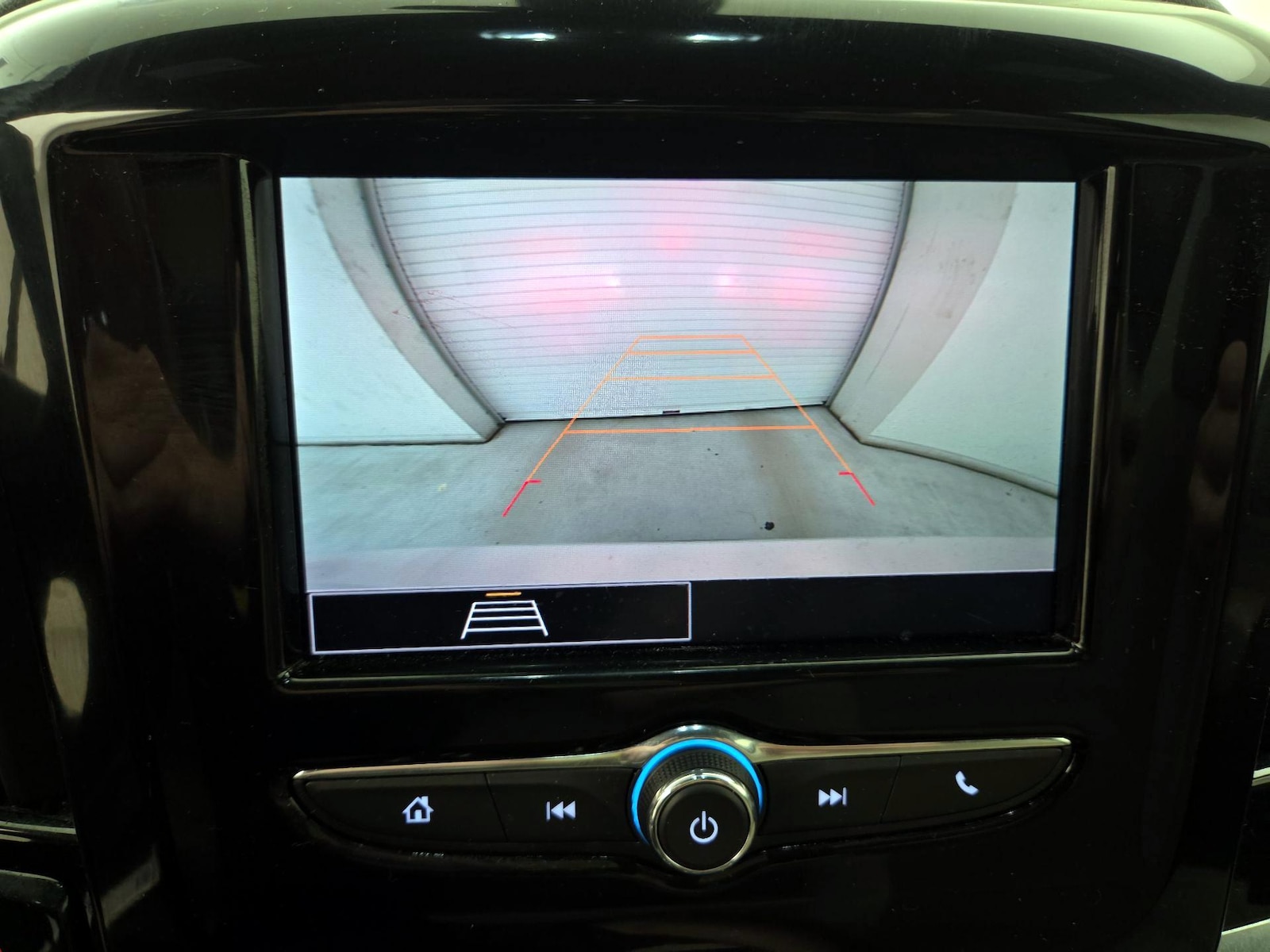 2022 Chevrolet Traverse LS - Photo 14