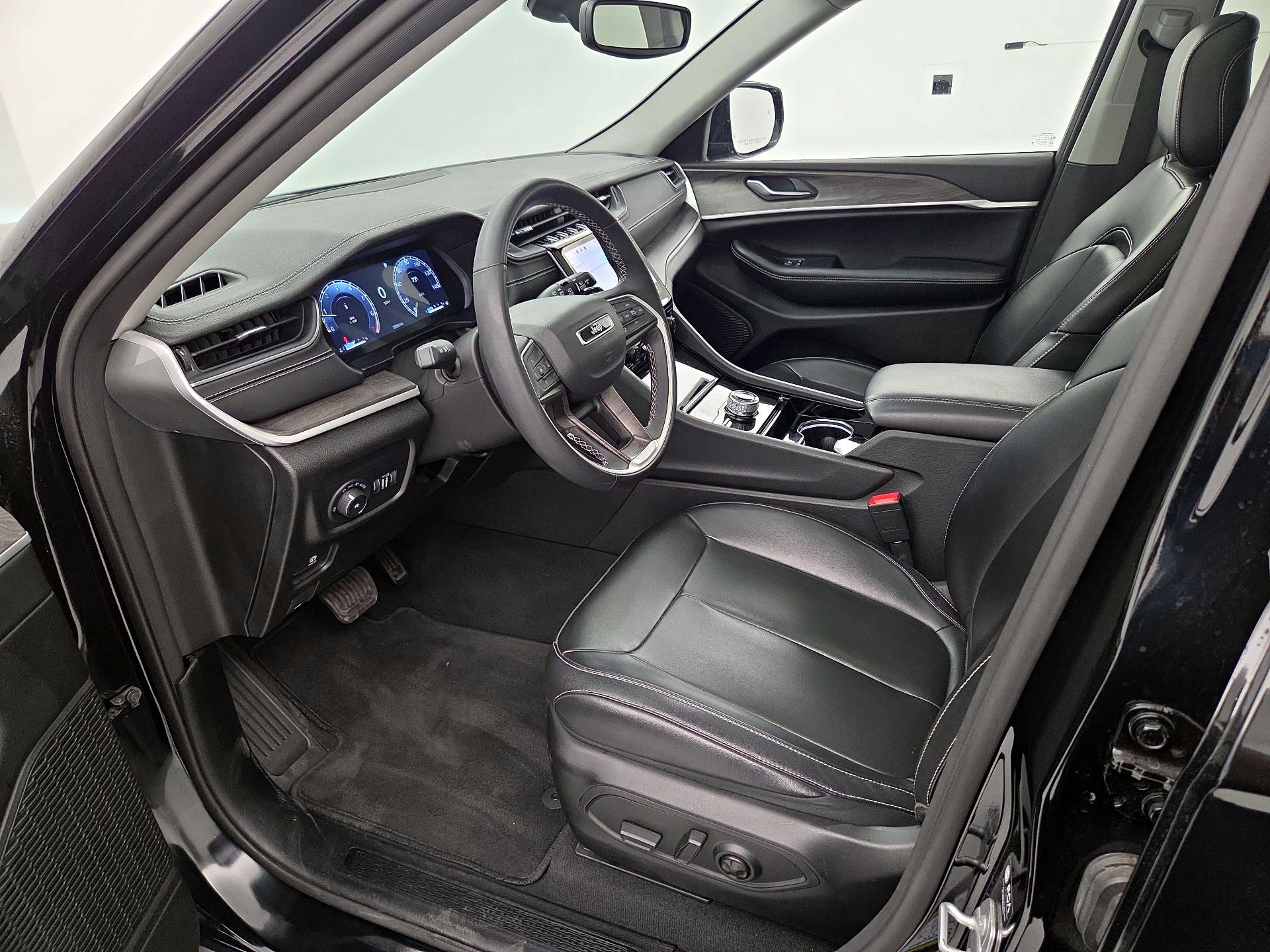 Thumbnail: 2023 Jeep Grand Cherokee - 11