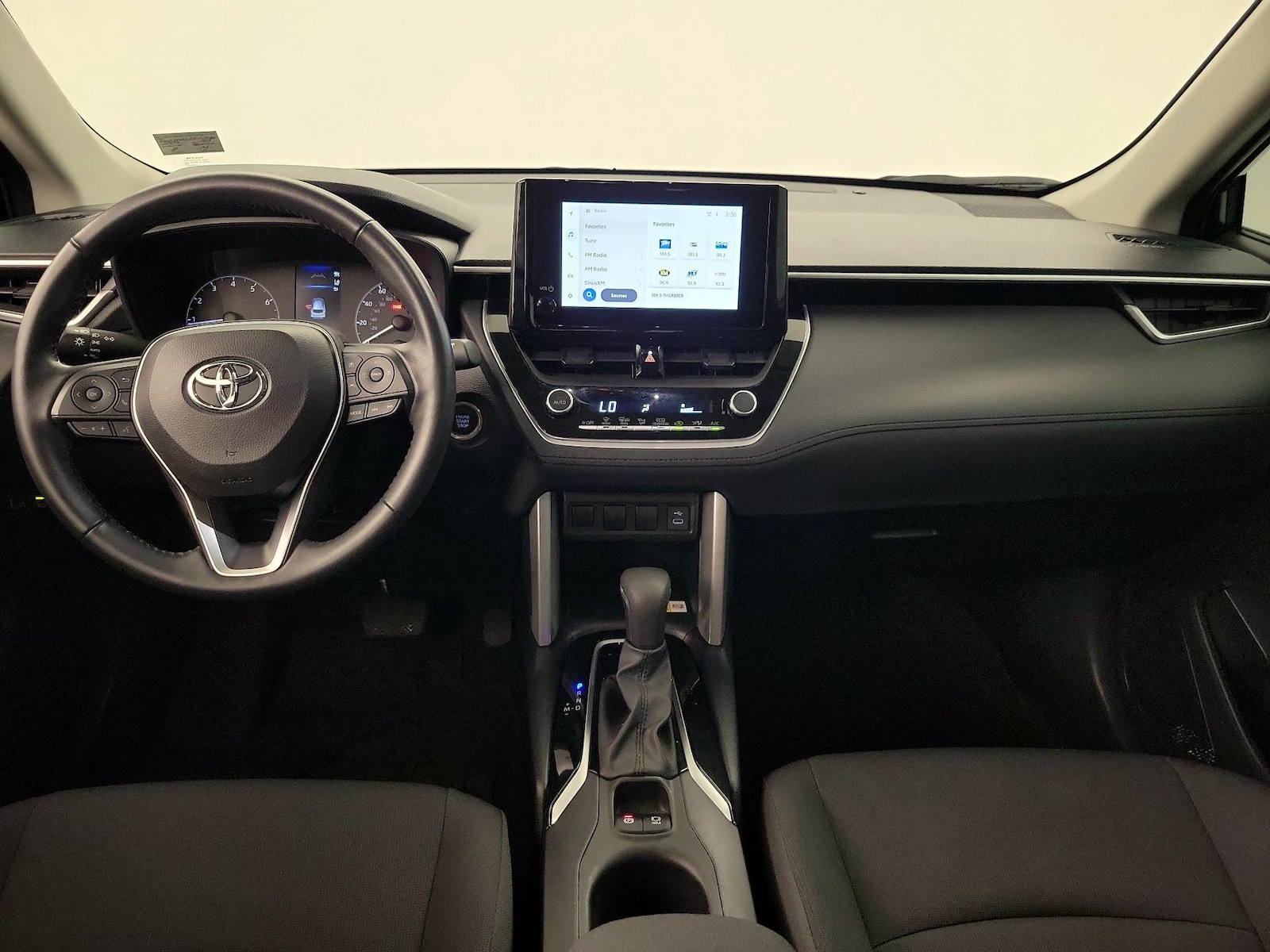 2023 Toyota Corolla Cross LE - Photo 10