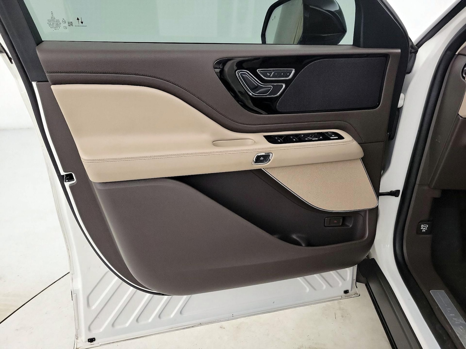2022 Lincoln Aviator Base - Photo 13