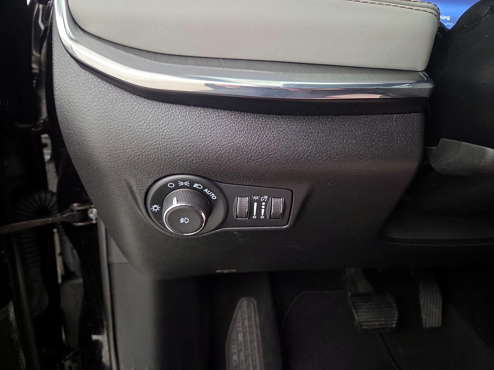 Thumbnail: 2022 Jeep Compass - 13