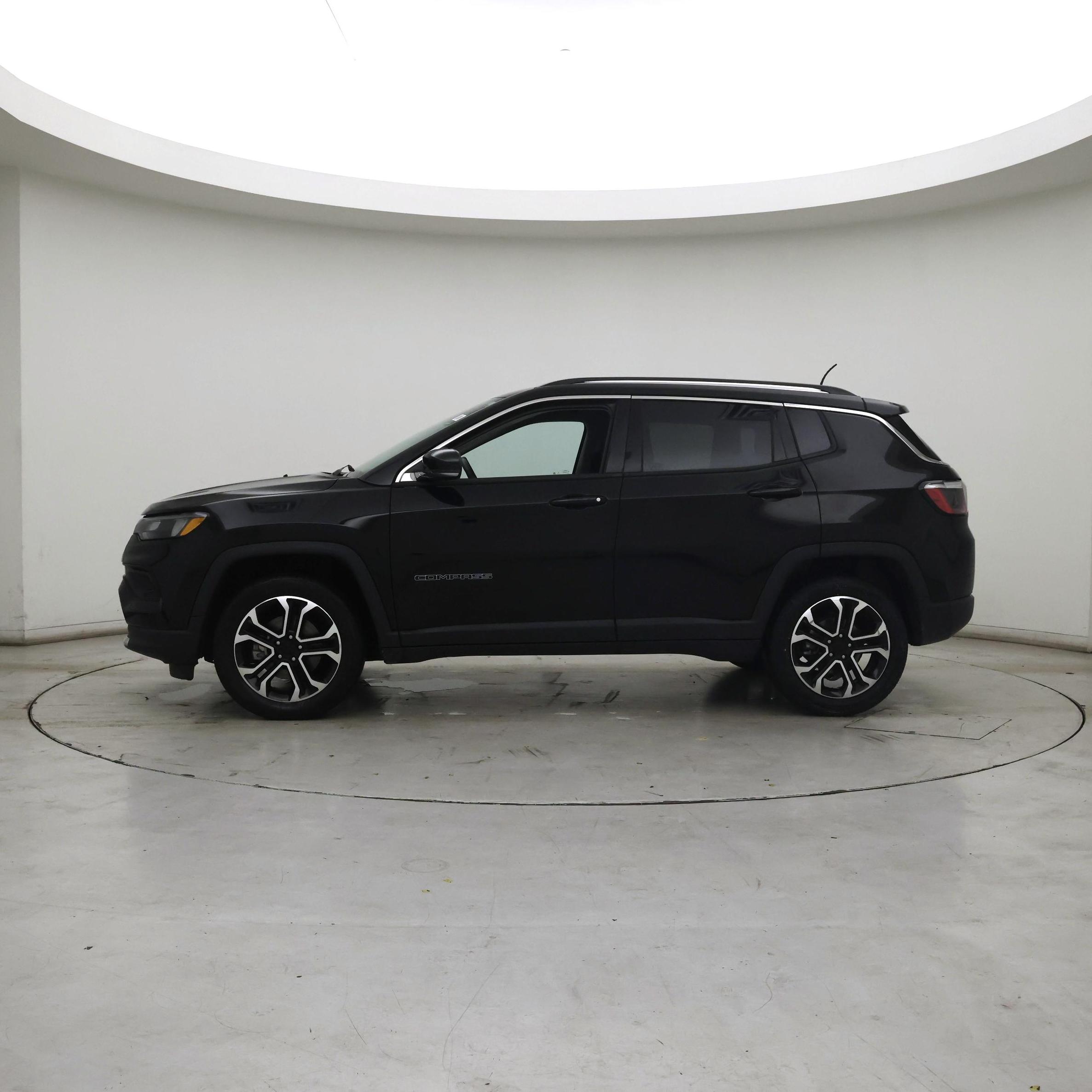 Thumbnail: 2022 Jeep Compass - 3