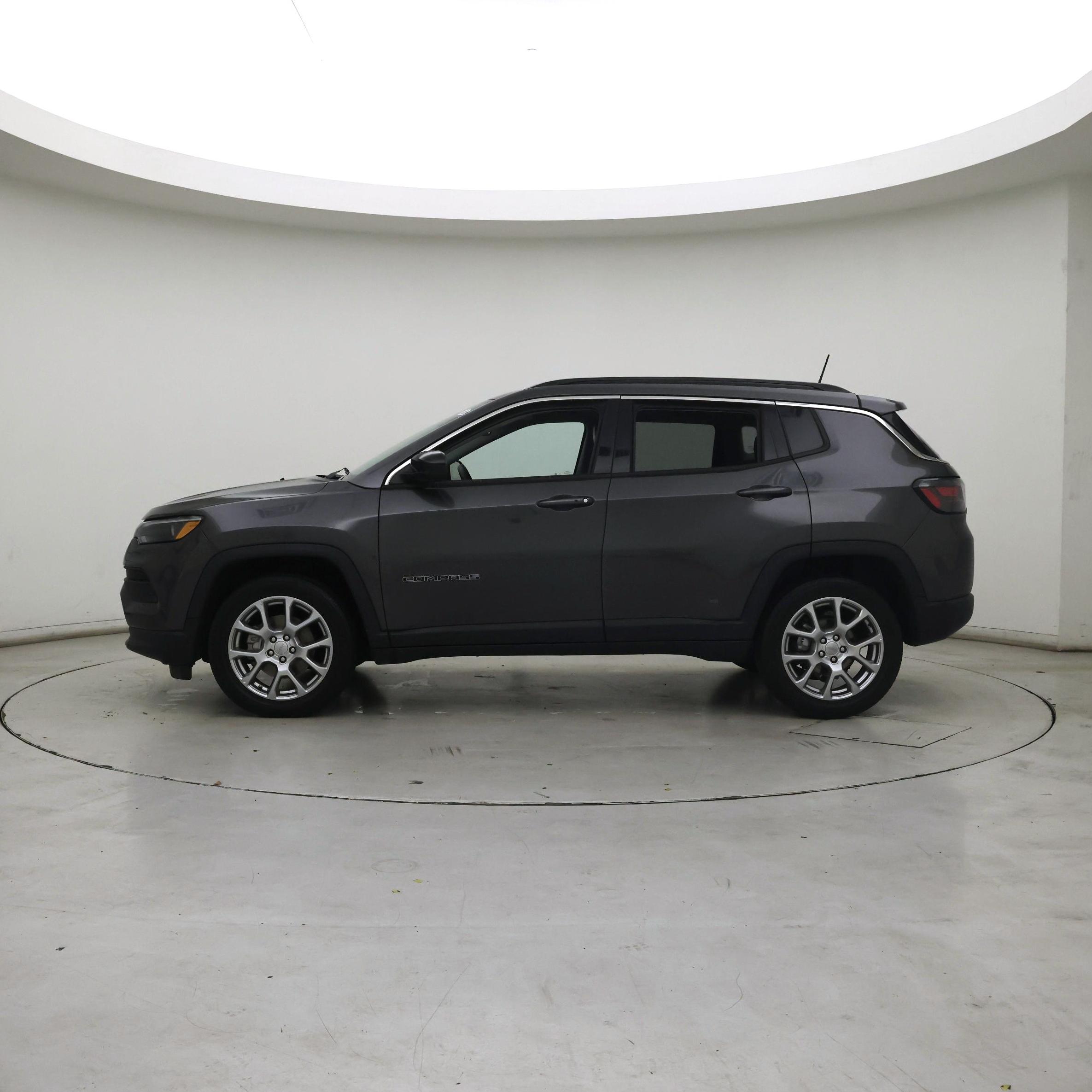 Thumbnail: 2022 Jeep Compass - 3