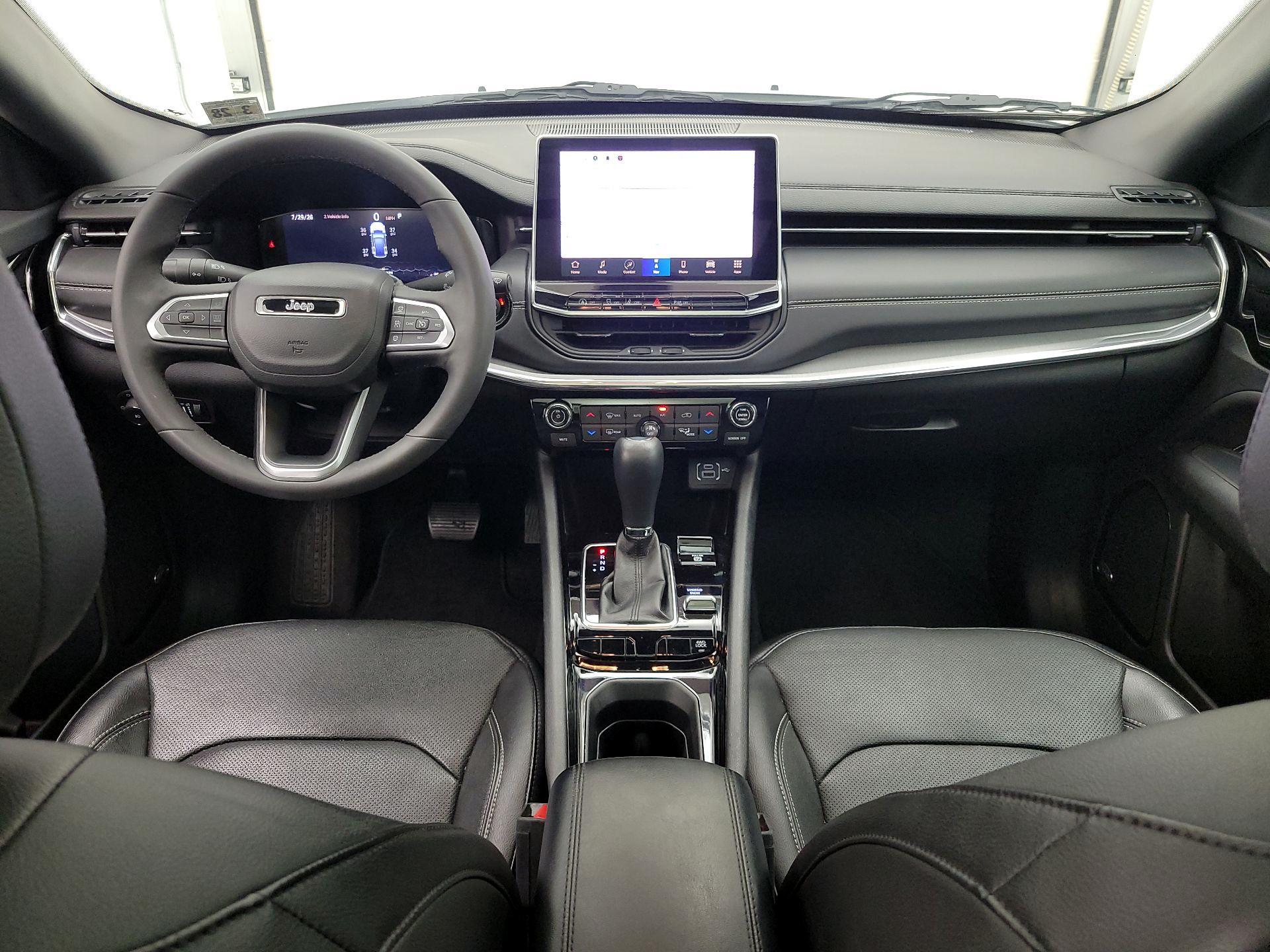 Thumbnail: 2023 Jeep Compass - 9