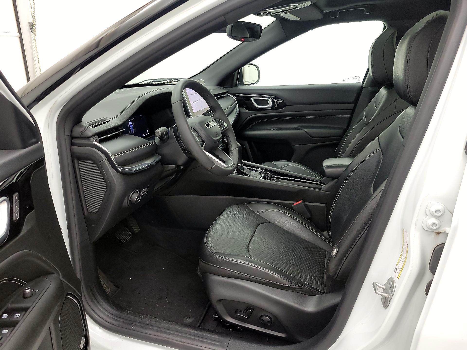 Thumbnail: 2023 Jeep Compass - 11