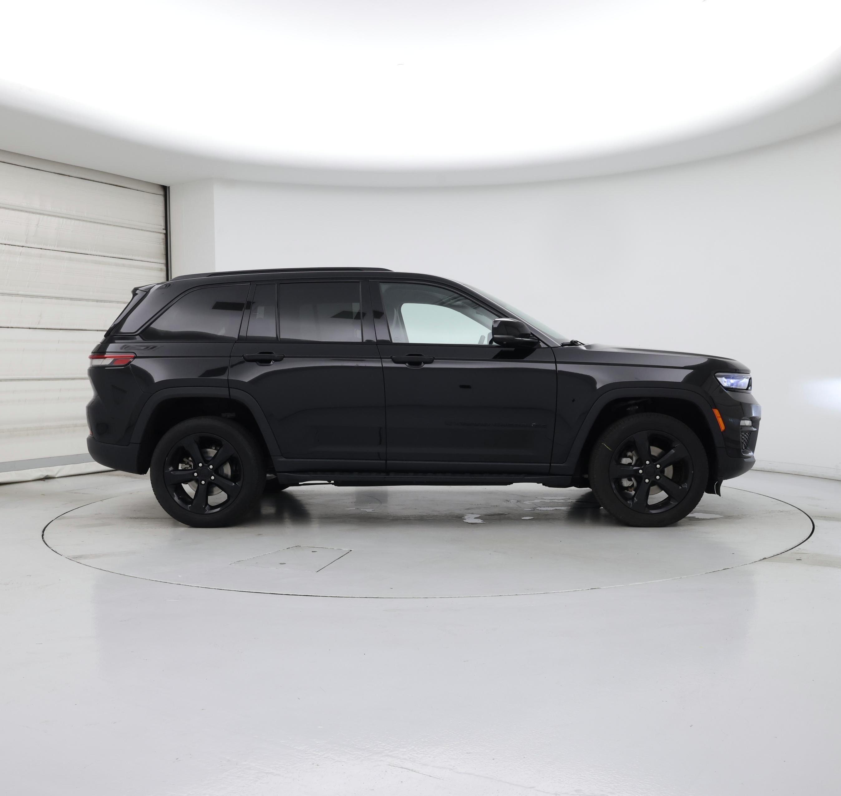 Thumbnail: 2023 Jeep Grand Cherokee - 7