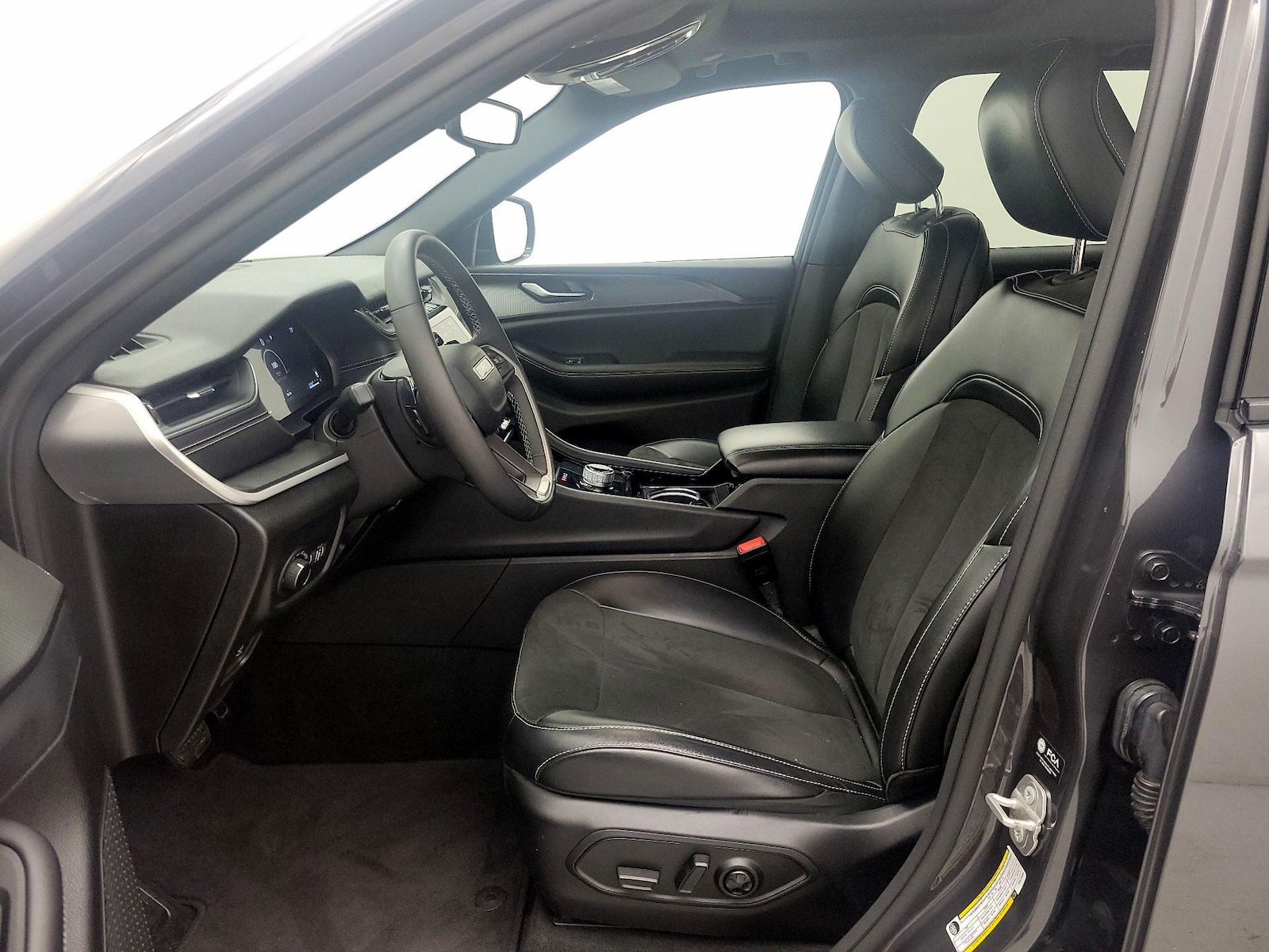2023 Jeep Grand Cherokee Altitude - Photo 12
