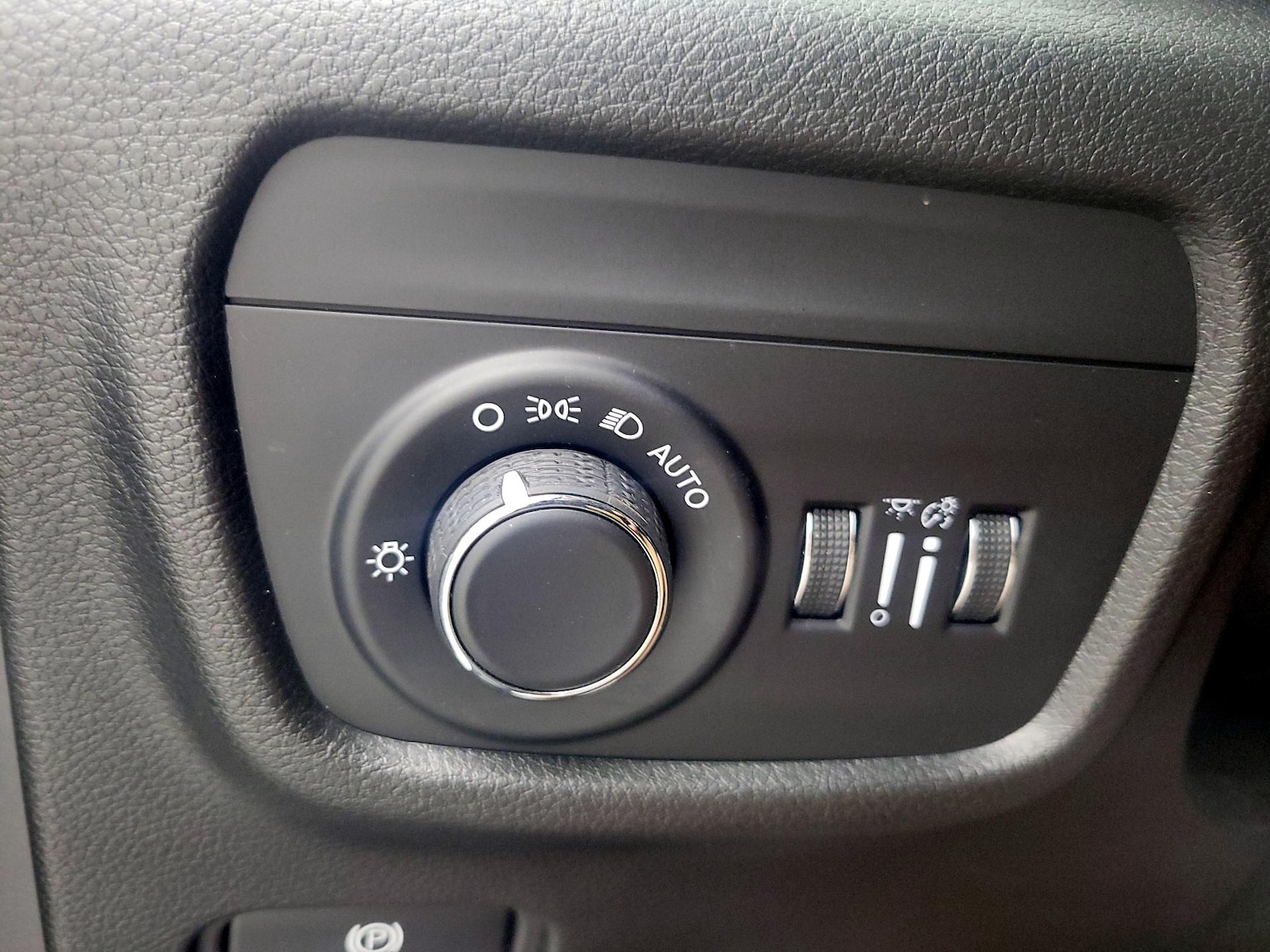 2023 Jeep Grand Cherokee Altitude - Photo 14