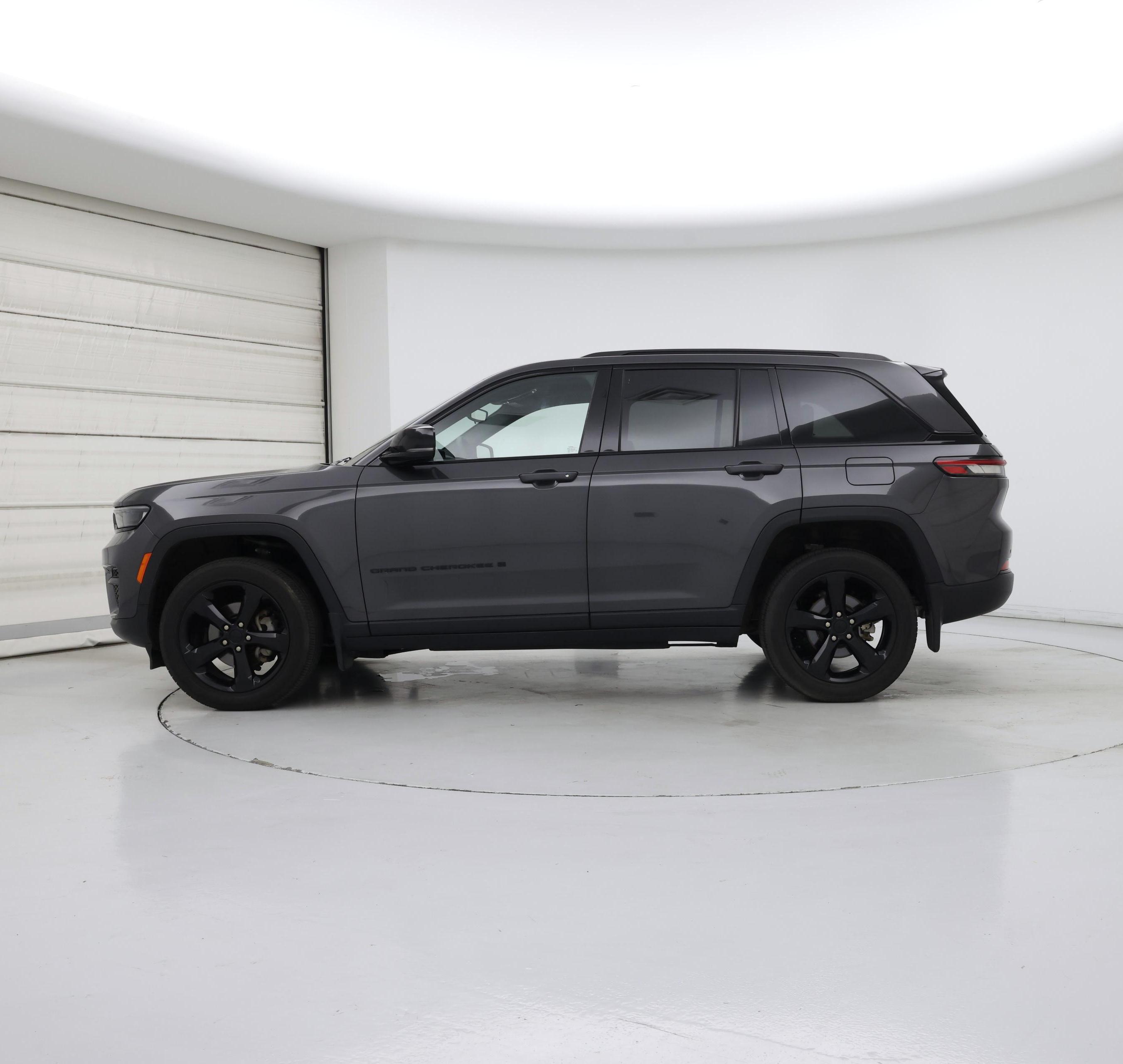 Thumbnail: 2023 Jeep Grand Cherokee - 3