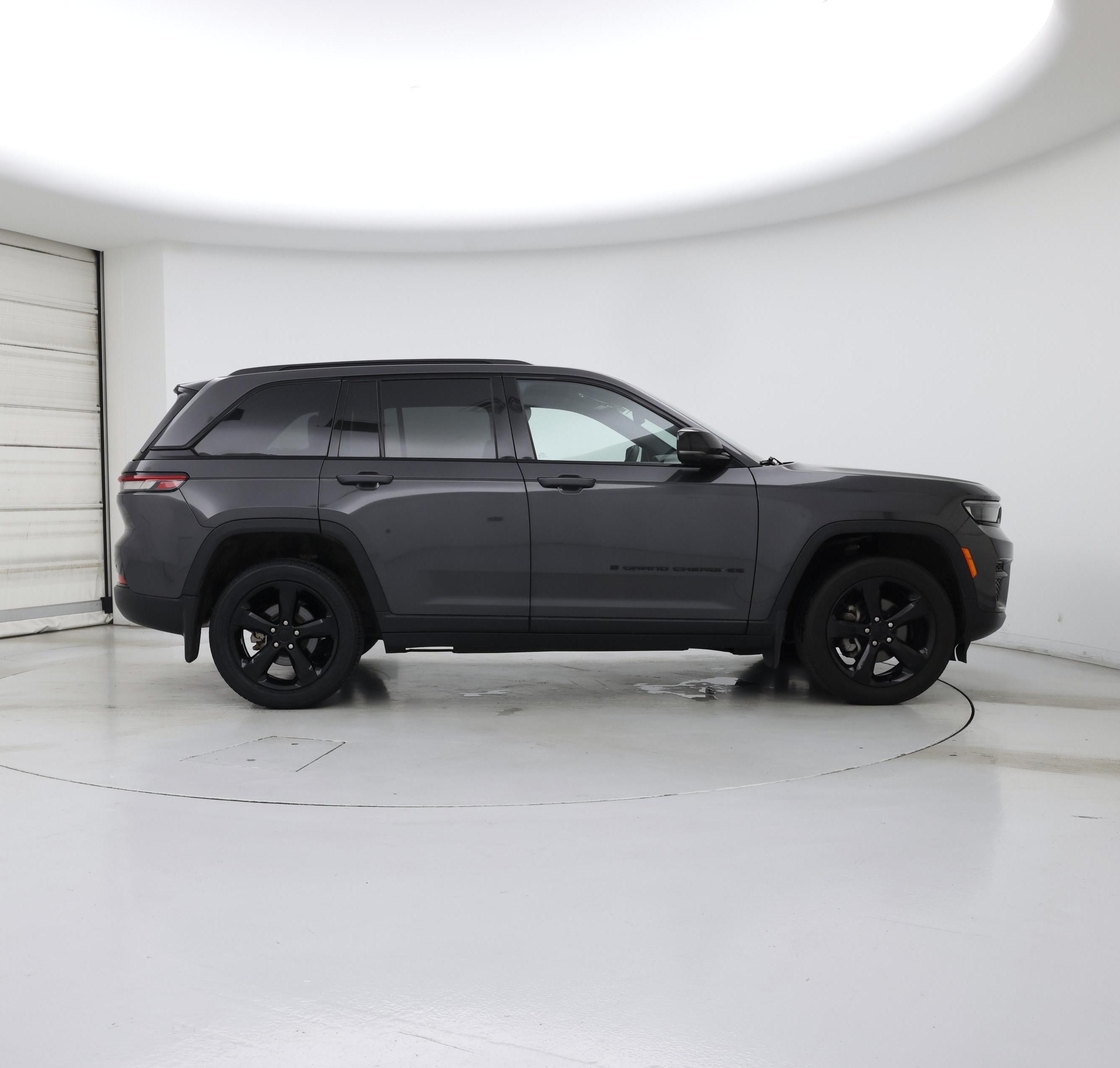 Thumbnail: 2023 Jeep Grand Cherokee - 7