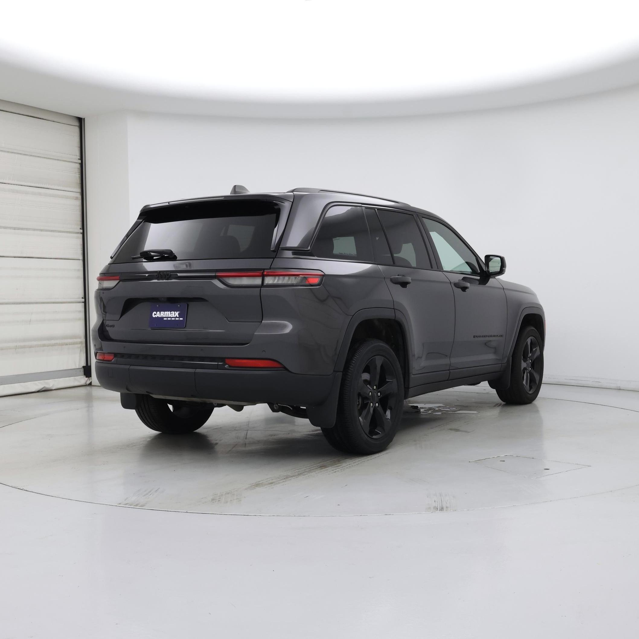 Thumbnail: 2023 Jeep Grand Cherokee - 8