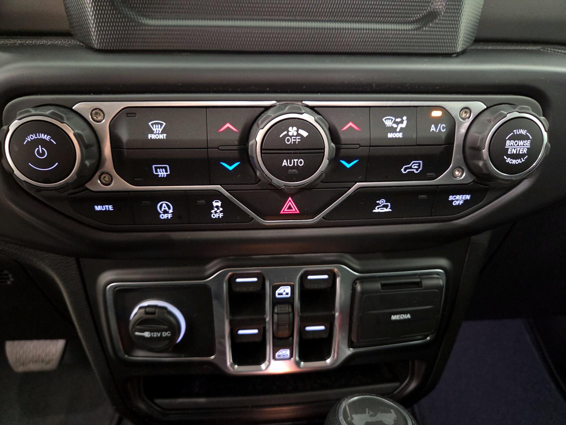 Thumbnail: 2023 Jeep Wrangler - 17