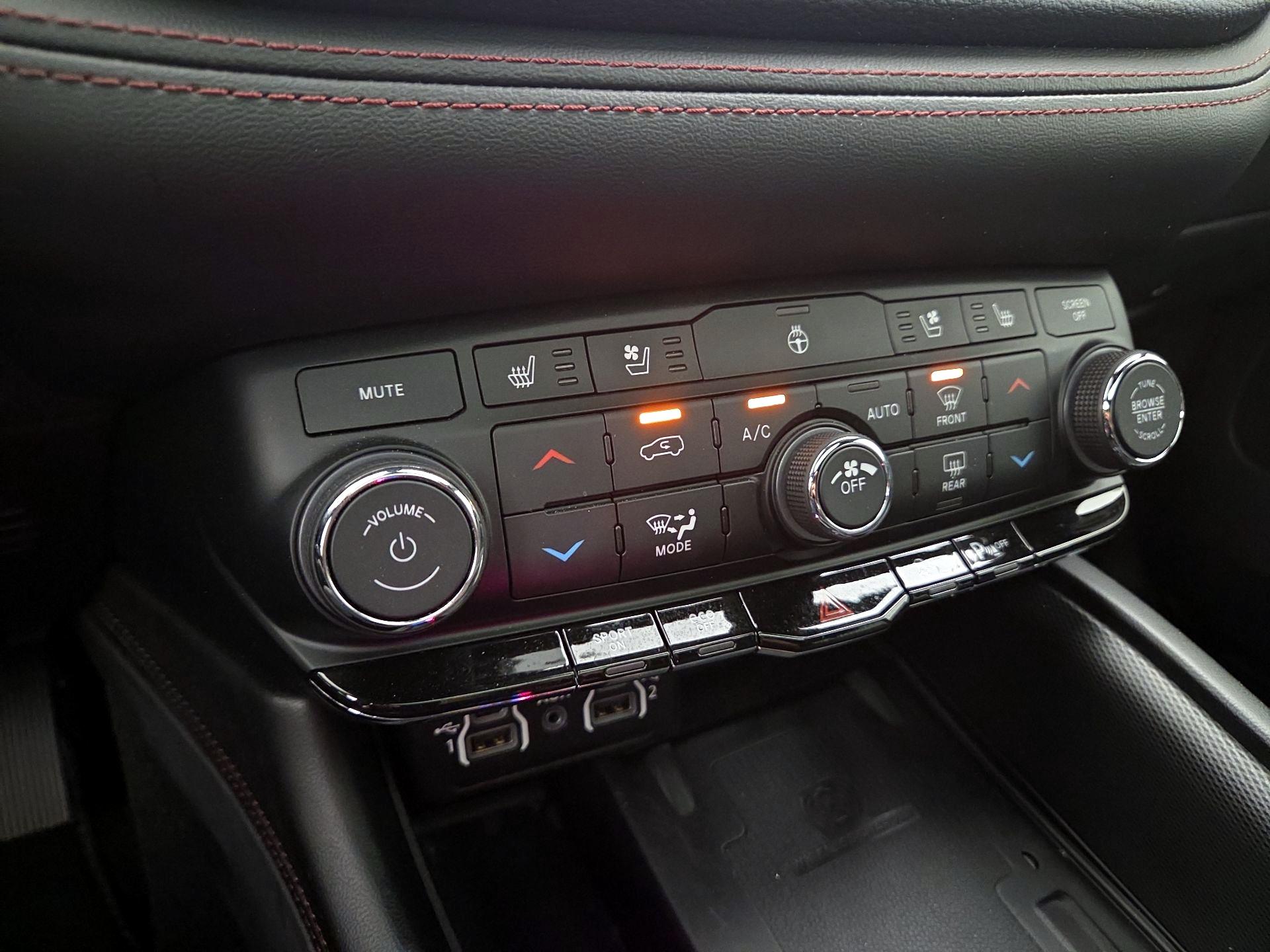 Thumbnail: 2022 Dodge Durango - 17