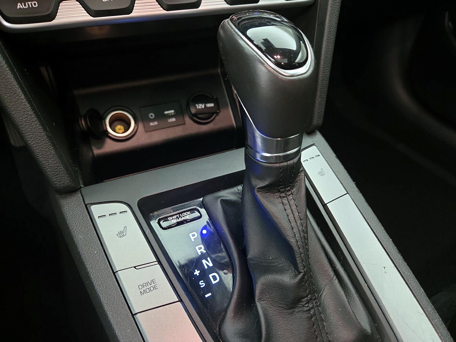2020 Hyundai Elantra Value Edition - Photo 14