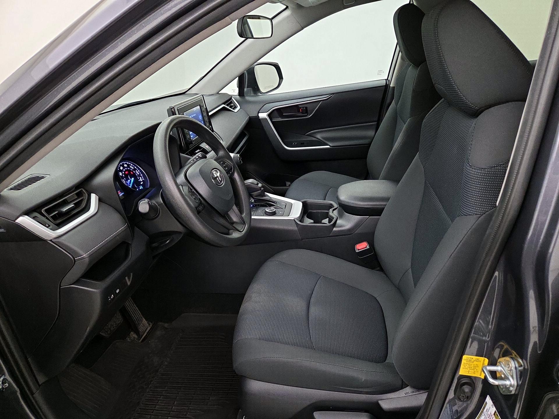 Thumbnail: 2020 Toyota RAV4 - 11
