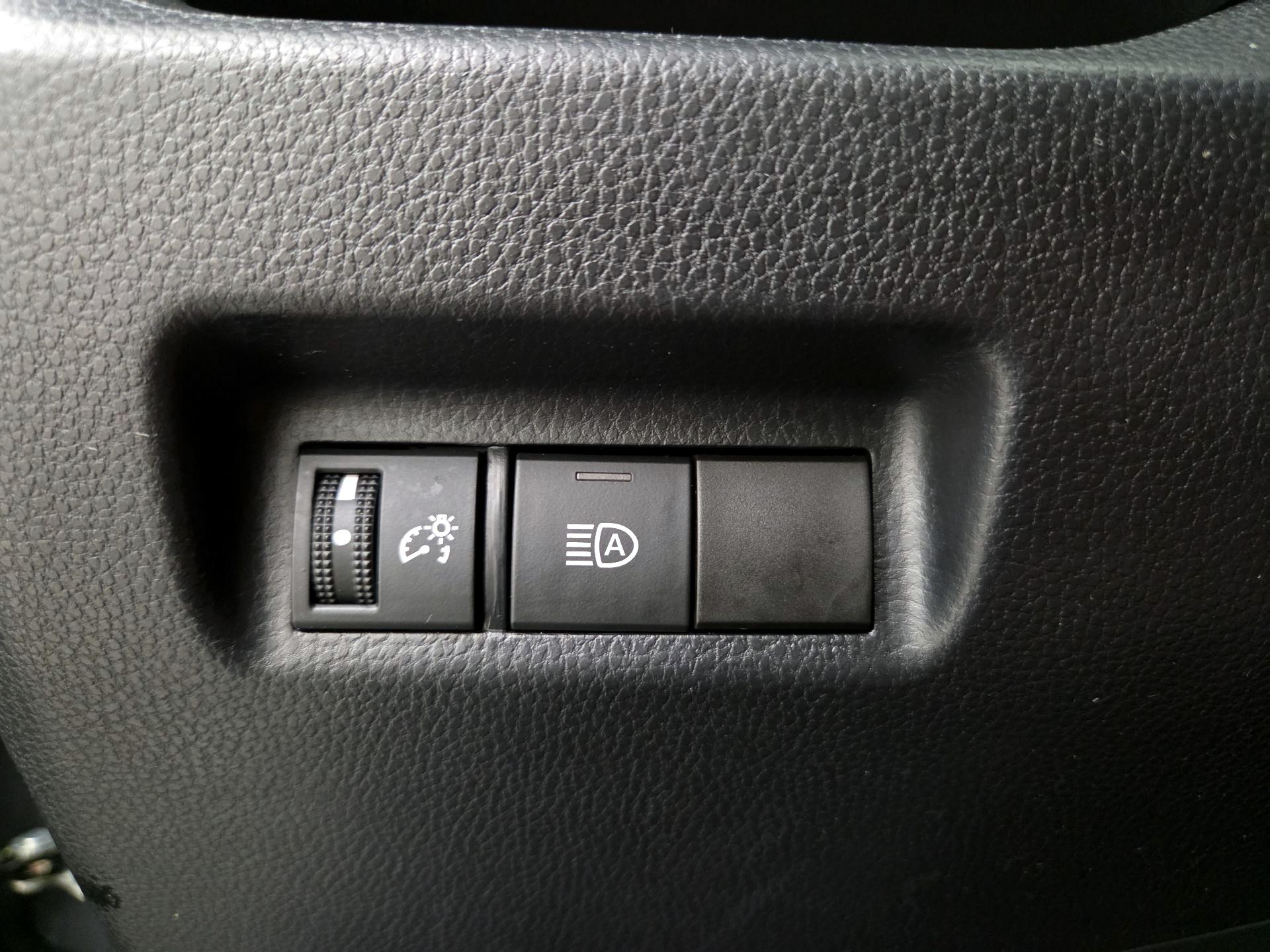 Thumbnail: 2020 Toyota RAV4 - 13