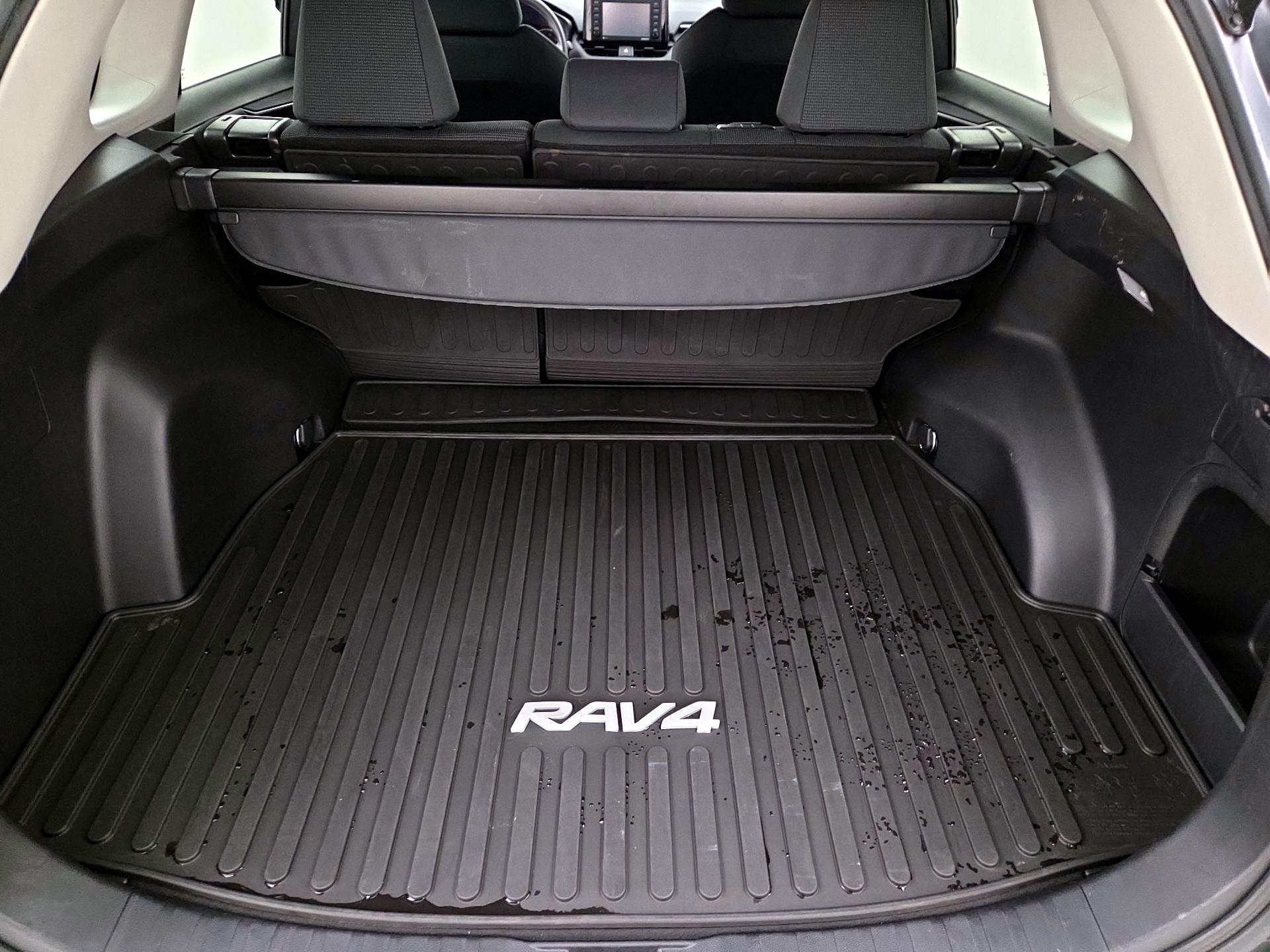 Thumbnail: 2020 Toyota RAV4 - 20