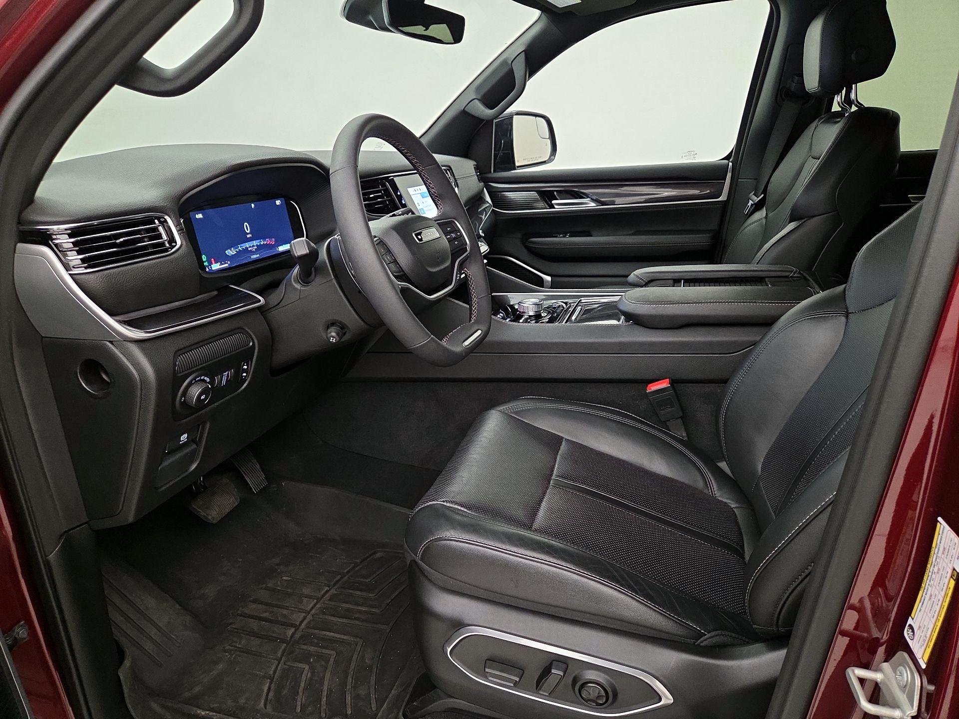 Thumbnail: 2024 Jeep Wagoneer - 11