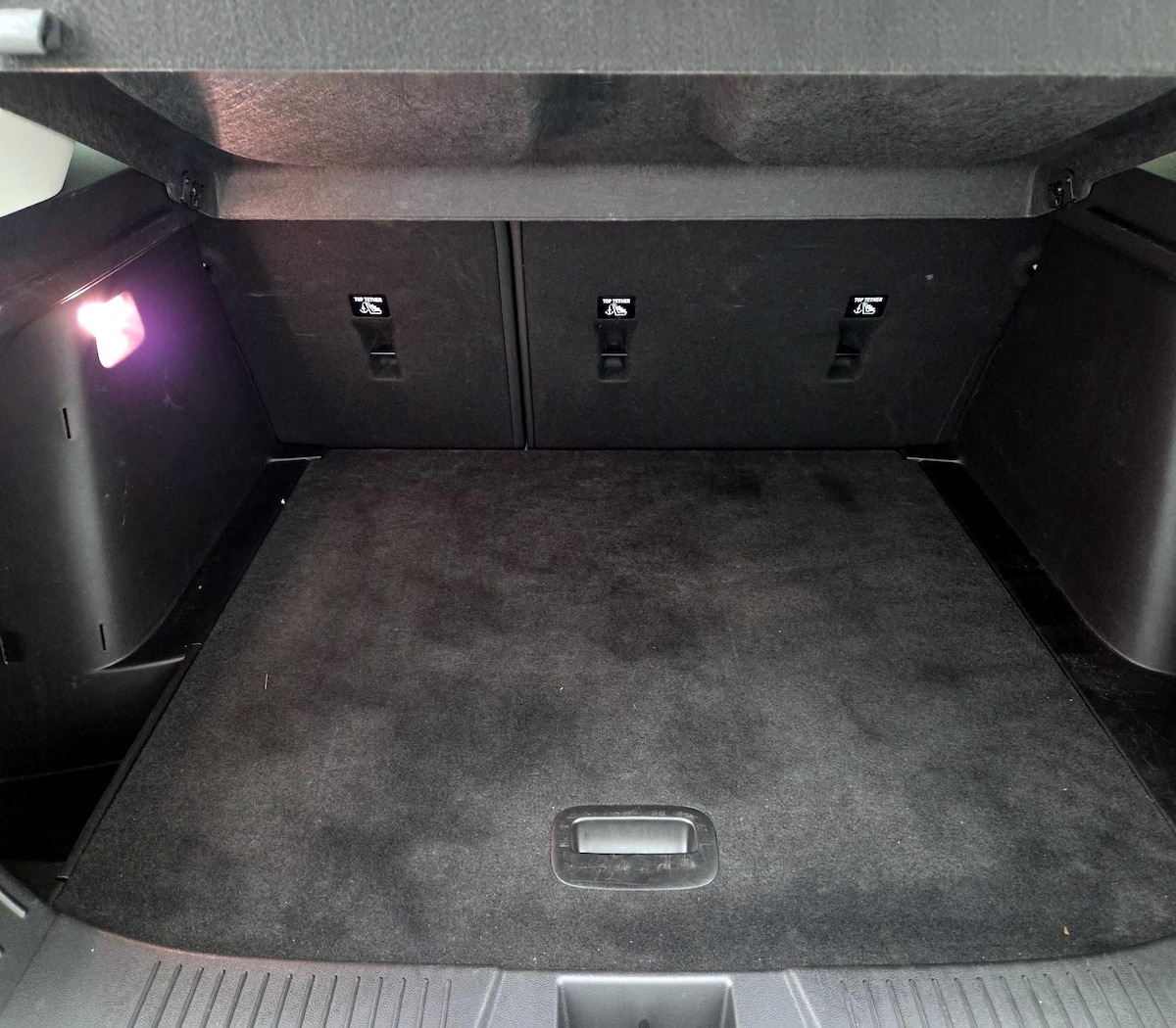 Trunk/Cargo (Seats Up)