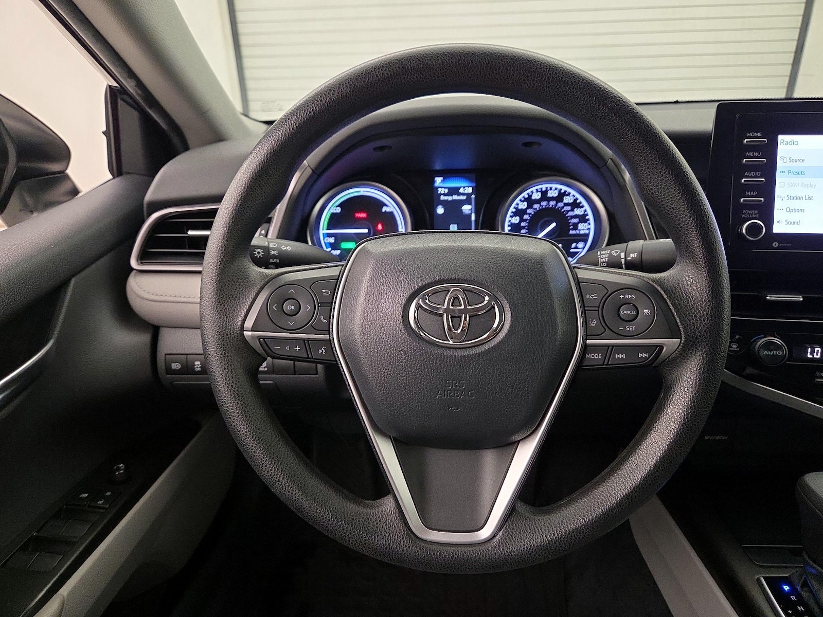 2021 Toyota Camry LE - Photo 11