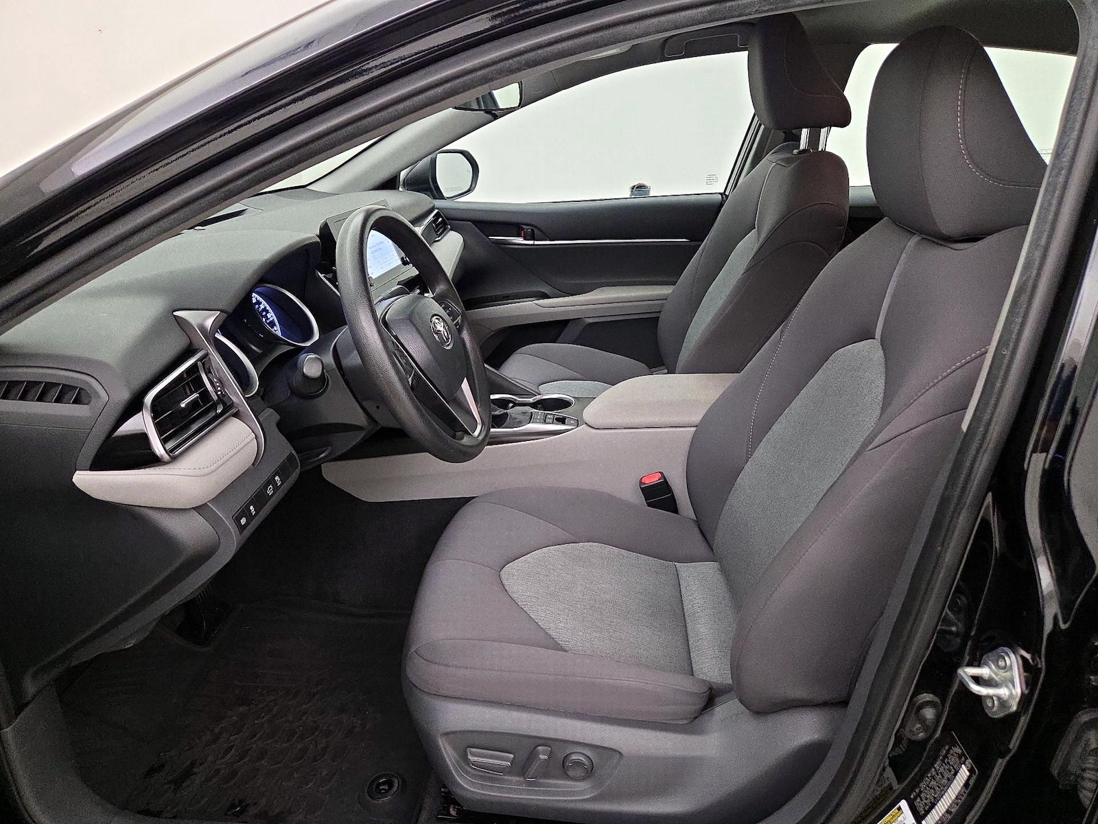 2021 Toyota Camry LE - Photo 12