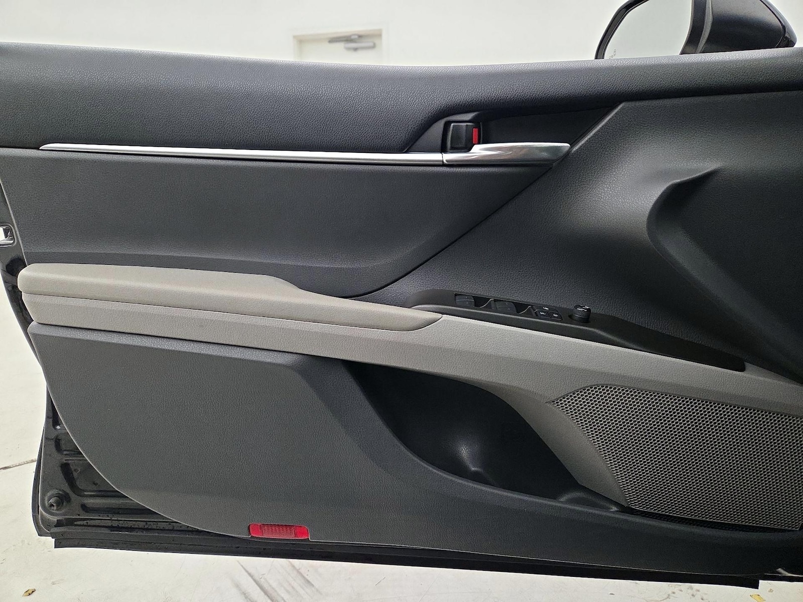 2021 Toyota Camry LE - Photo 13
